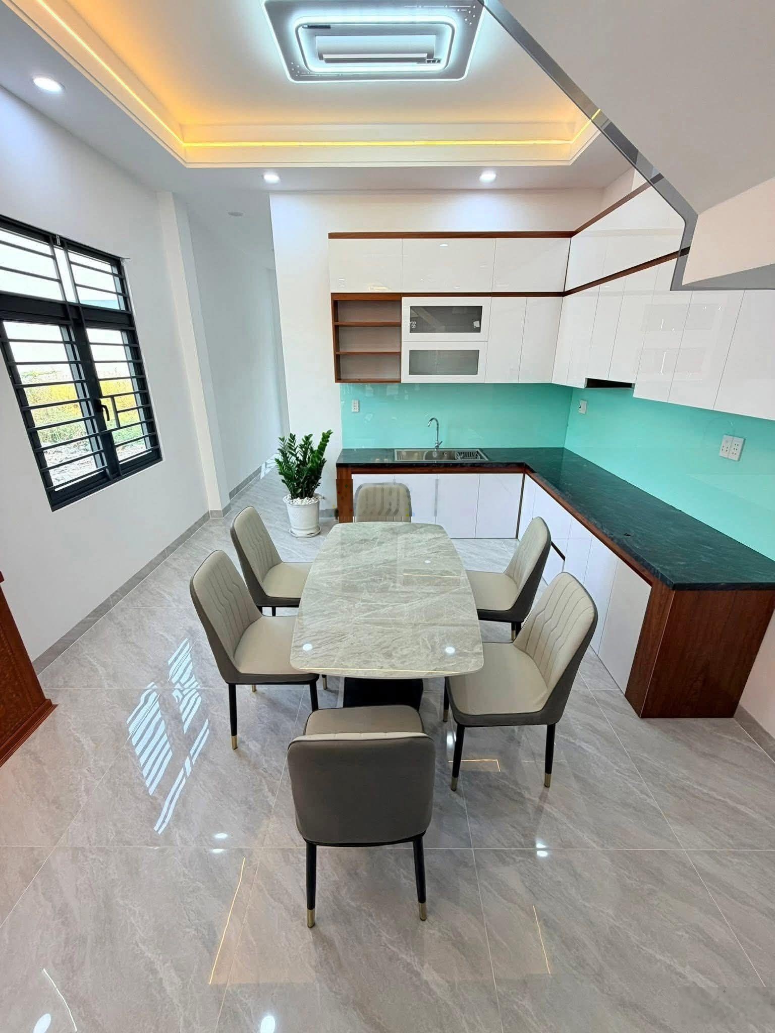 Bán căn góc 2 lầu thuộc KDC Bửu Long mới P. Trấn Biên, nhà mới ở hiện đại đầy đủ tiện nghi