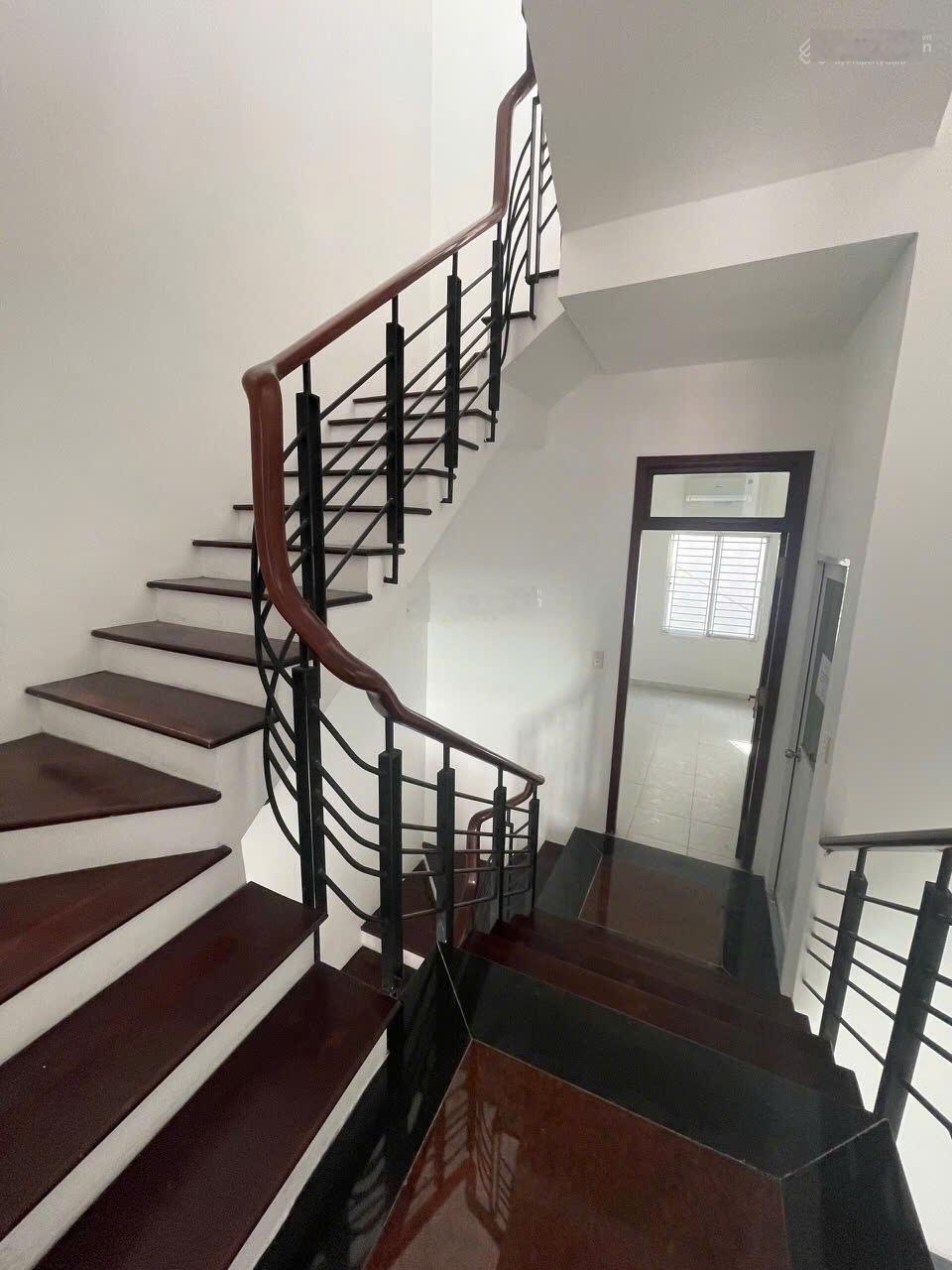 Chính Chủ cho thuê nhà nguyên căn tại đường Dương Quảng Hàm Gò Vấp