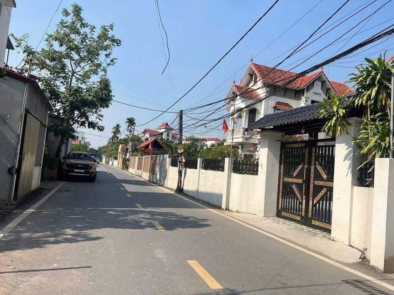 Bán đất tặng nhà. Giáp dự án Alluvia, đường di sản, sân vận động PVF vị trí 1 bước châ