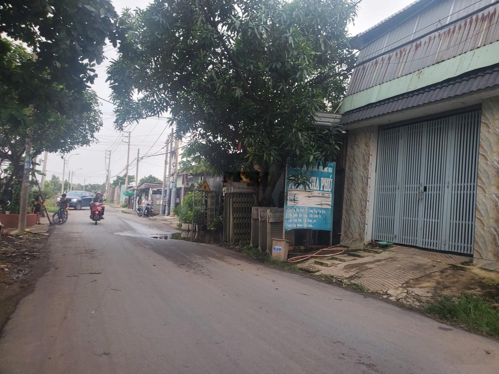 Bán đất 5x33 mặt tiền Xuân Thới Thượng 4, xã Bà Điểm giá: 2.25 tỷ