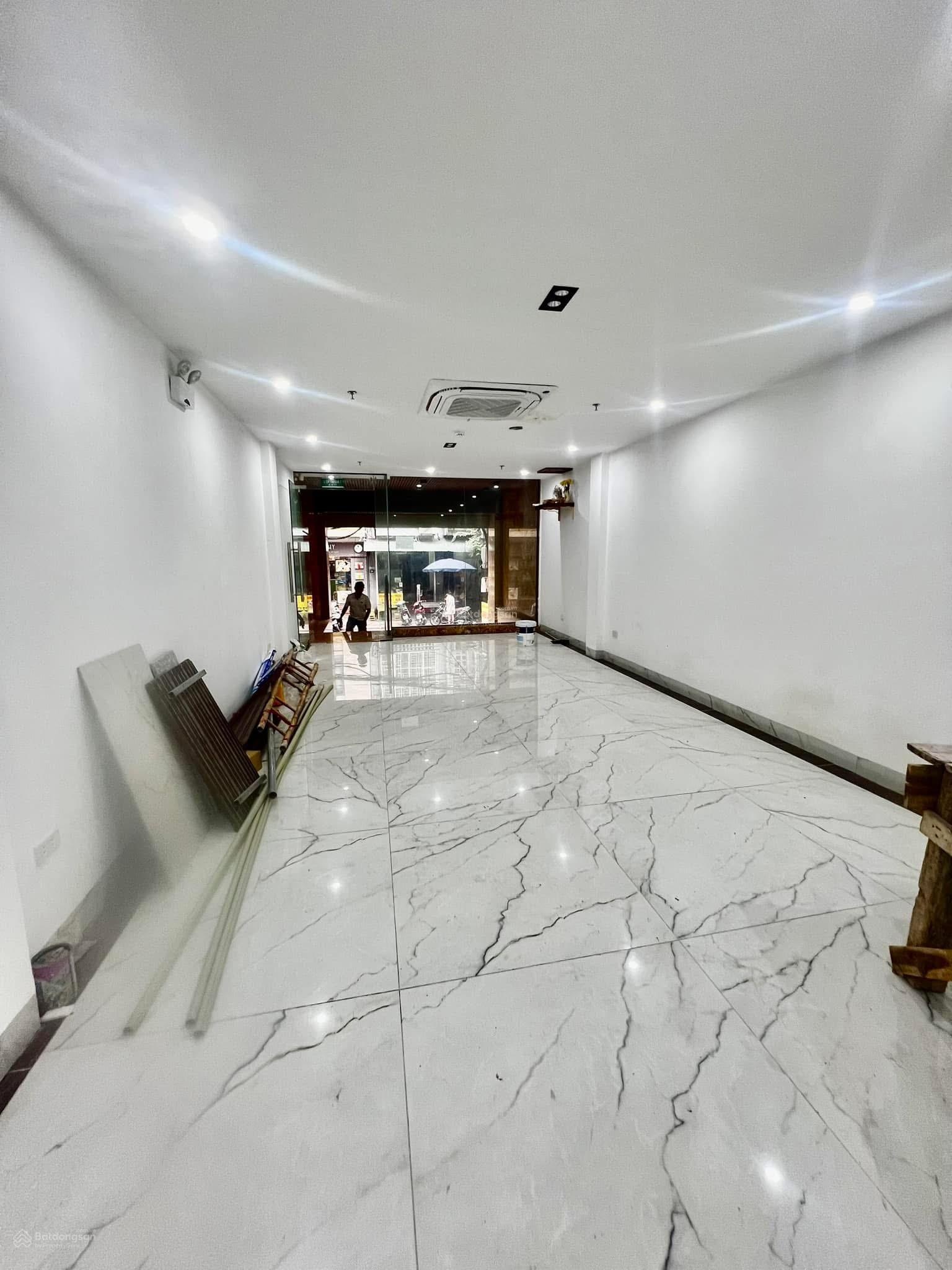 Chỉ 39.5 Tỷ Toà Văn Phòng Cạnh Công Viên, 100m2 8 Tầng Thang Máy Vỉa Hè 2 Bên, Dòng Tiền Tốt