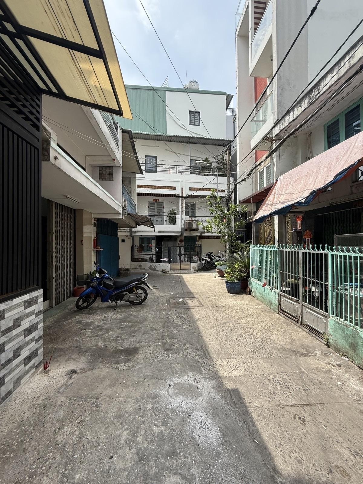 Quận 6 - Hậu Giang - nhà mới 4 tầng lung linh - trước nhà hơn 5m - gần mặt tiền Hậu Giang