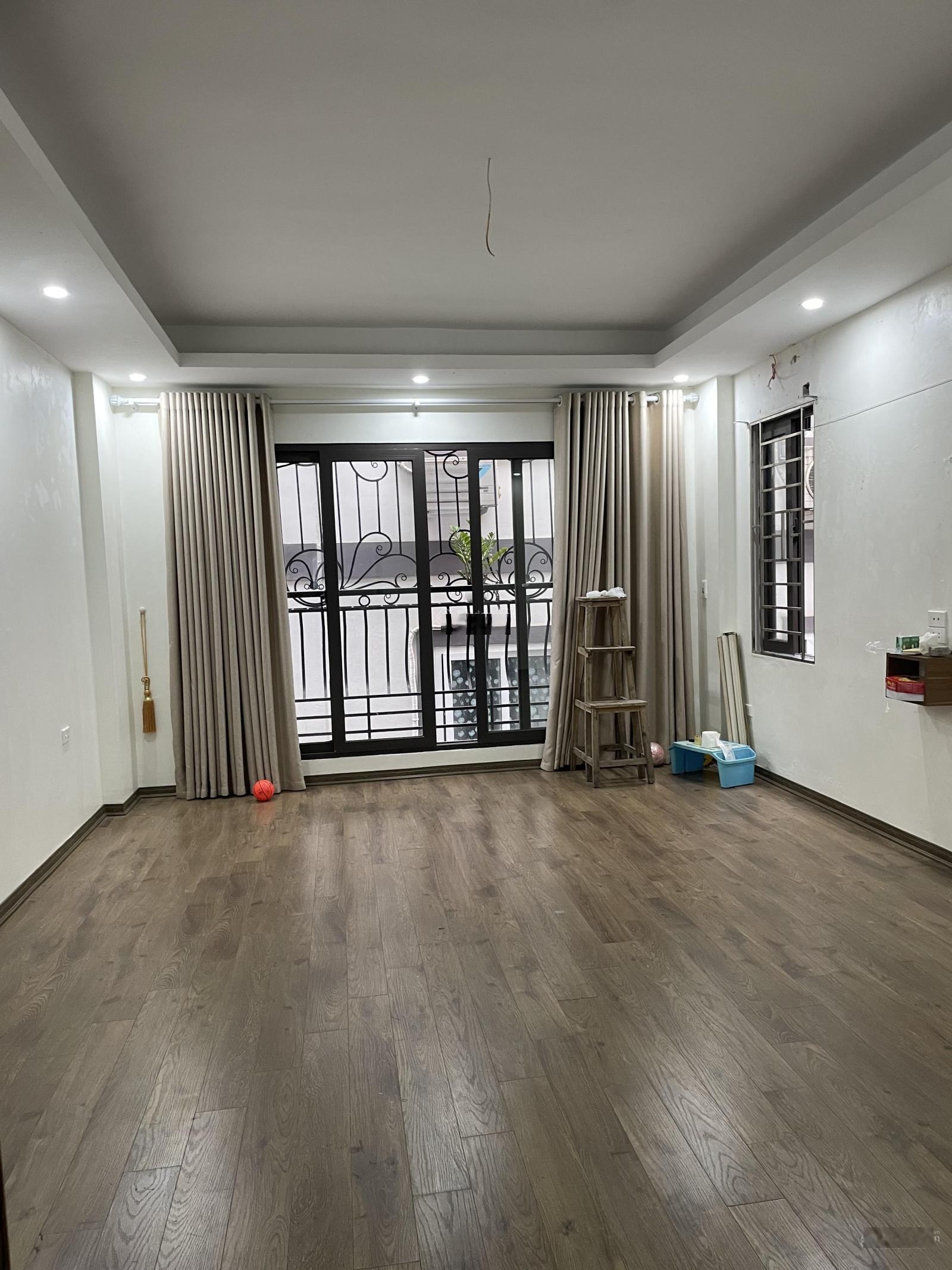 Chính chủ cho thuê nhà nguyên căn tây hồ - ngõ 218 lạc long quân