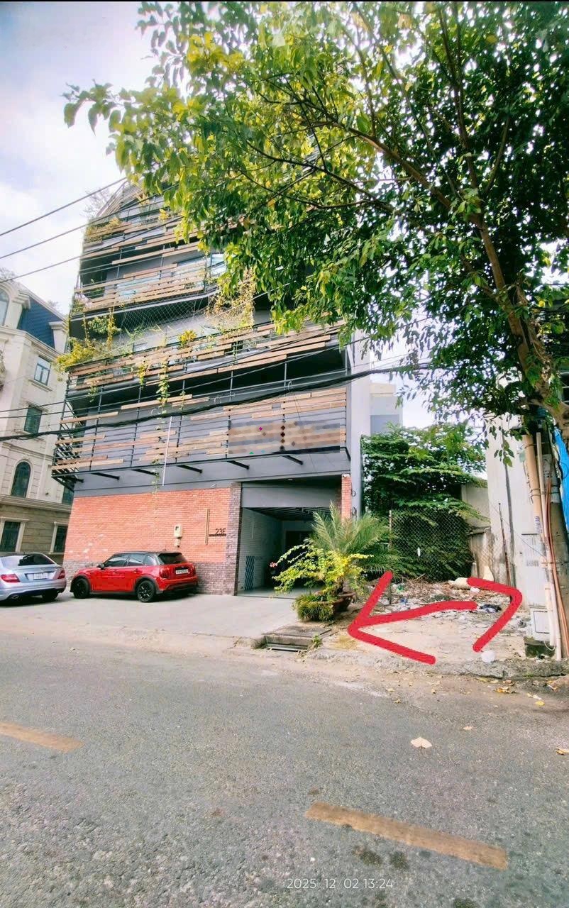 Bán Nhà Mặt Tiền đường Lê Quát Tân Phú đối diện CV Đầm Sen dt:4x19m giá 8.9tỷ tl Liên Hệ:0936359394