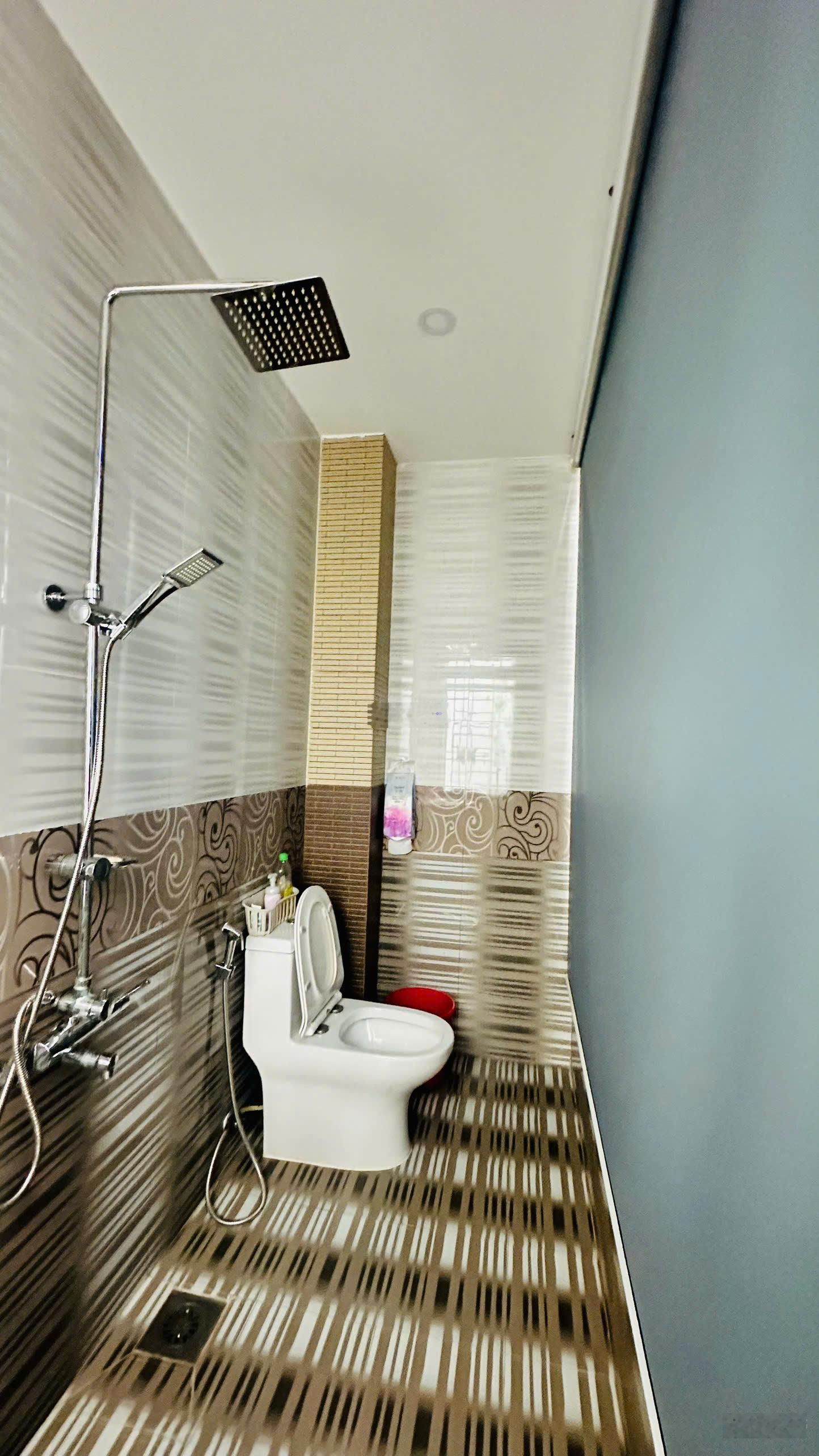 Cần bán căn nhà 3 tầng siêu đẹp full nội thất xịn sò , phước hải , nguyễn khanh.