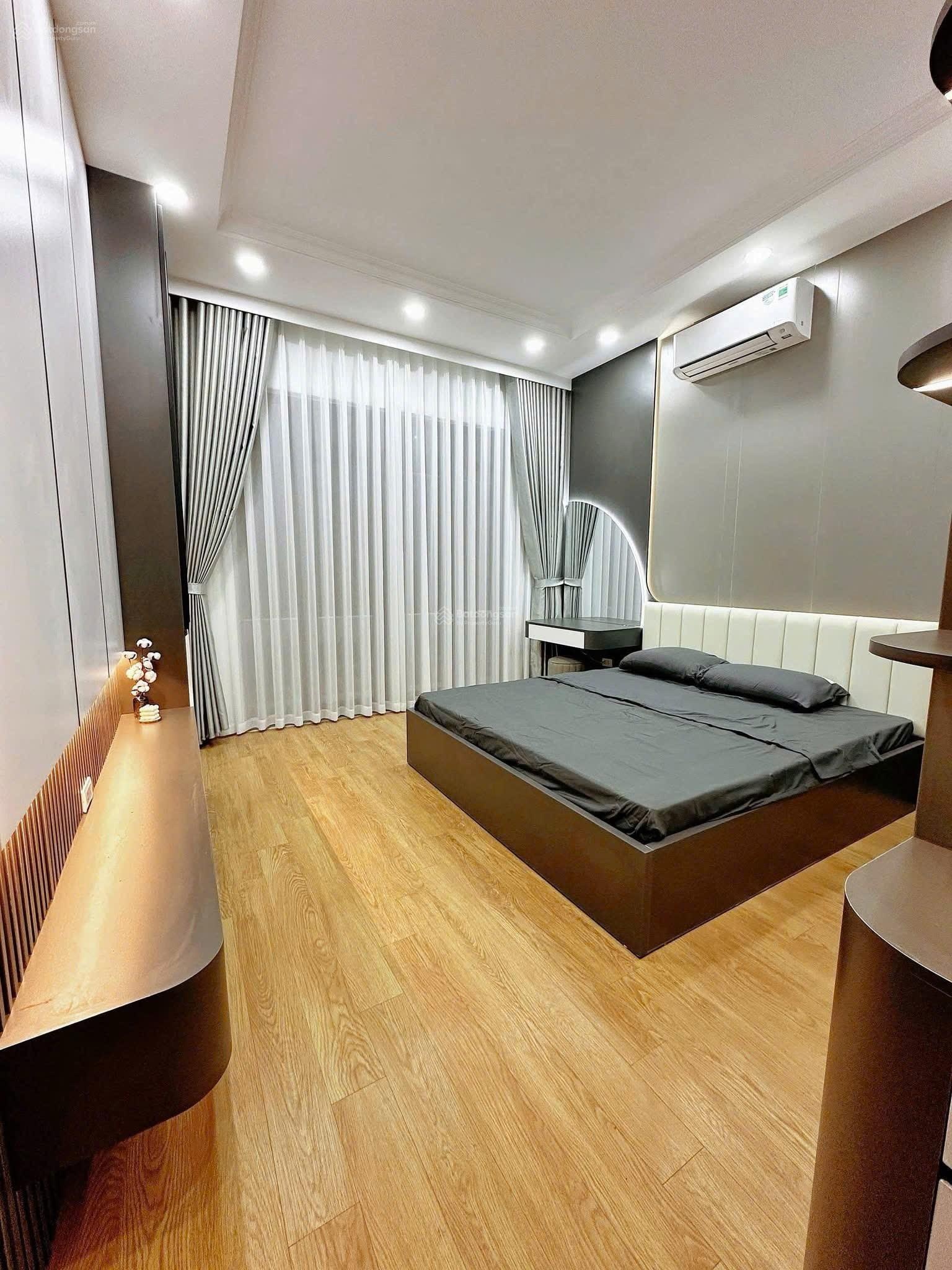 Lê Lợi Hà Đông, 45m 4pn, cách 30m ra mặt phố kinh doanh. Giá 10.x tỷ