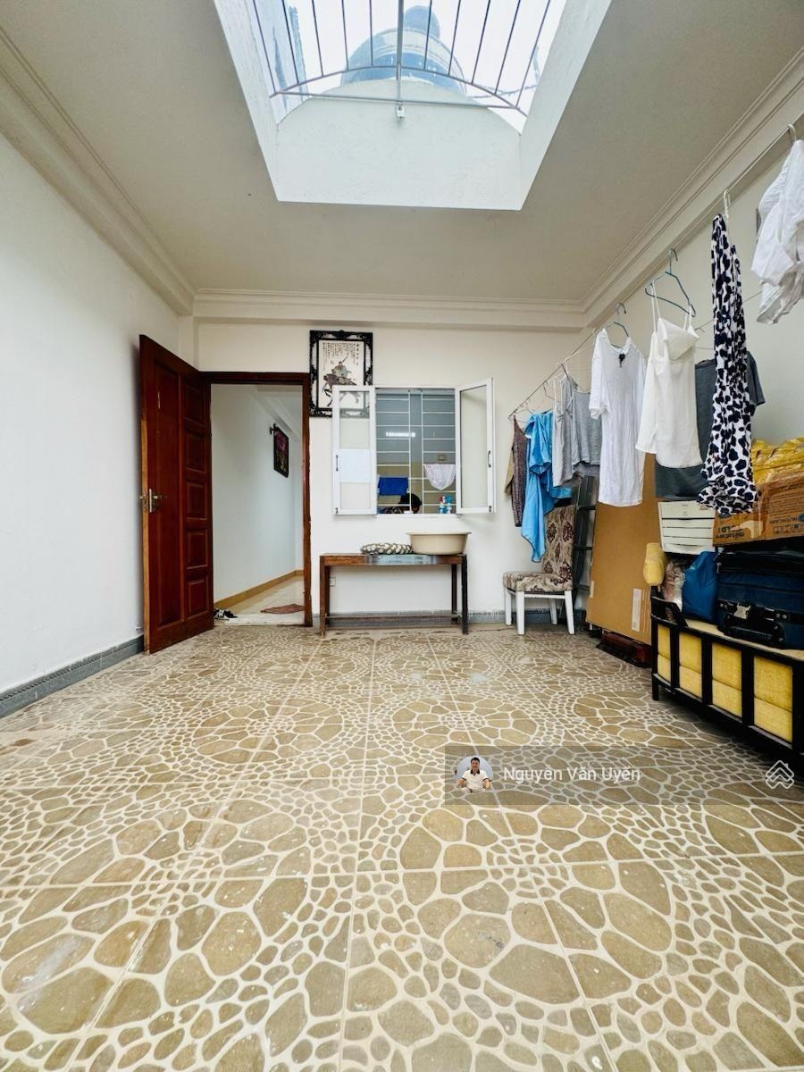 Trung tâm Phố Ngọc Khánh- Ba Đình ' 42m2 x 5 tầng ' nhà mới đẹp ' ngõ thông ' chỉ 20 m ra ô tô '