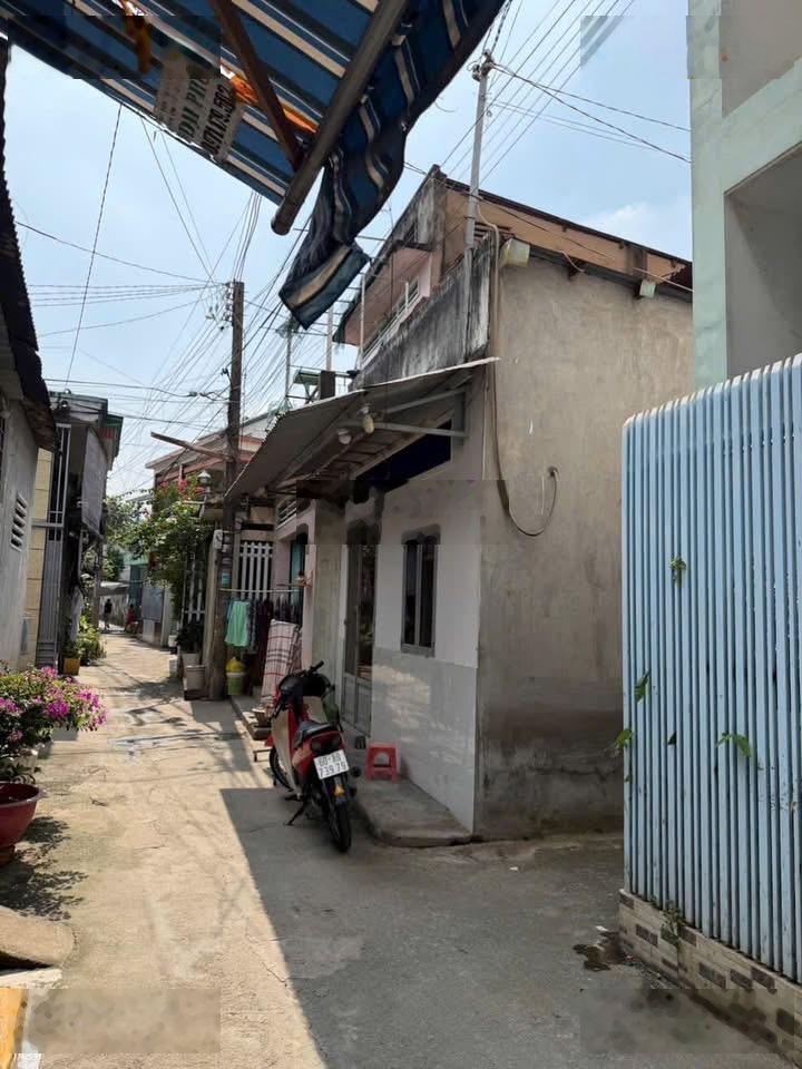 Bán nhà cấp 4 góc 3 mặt tiền - bửu hoà - sổ hồng riêng full thổ cư - 1ty350