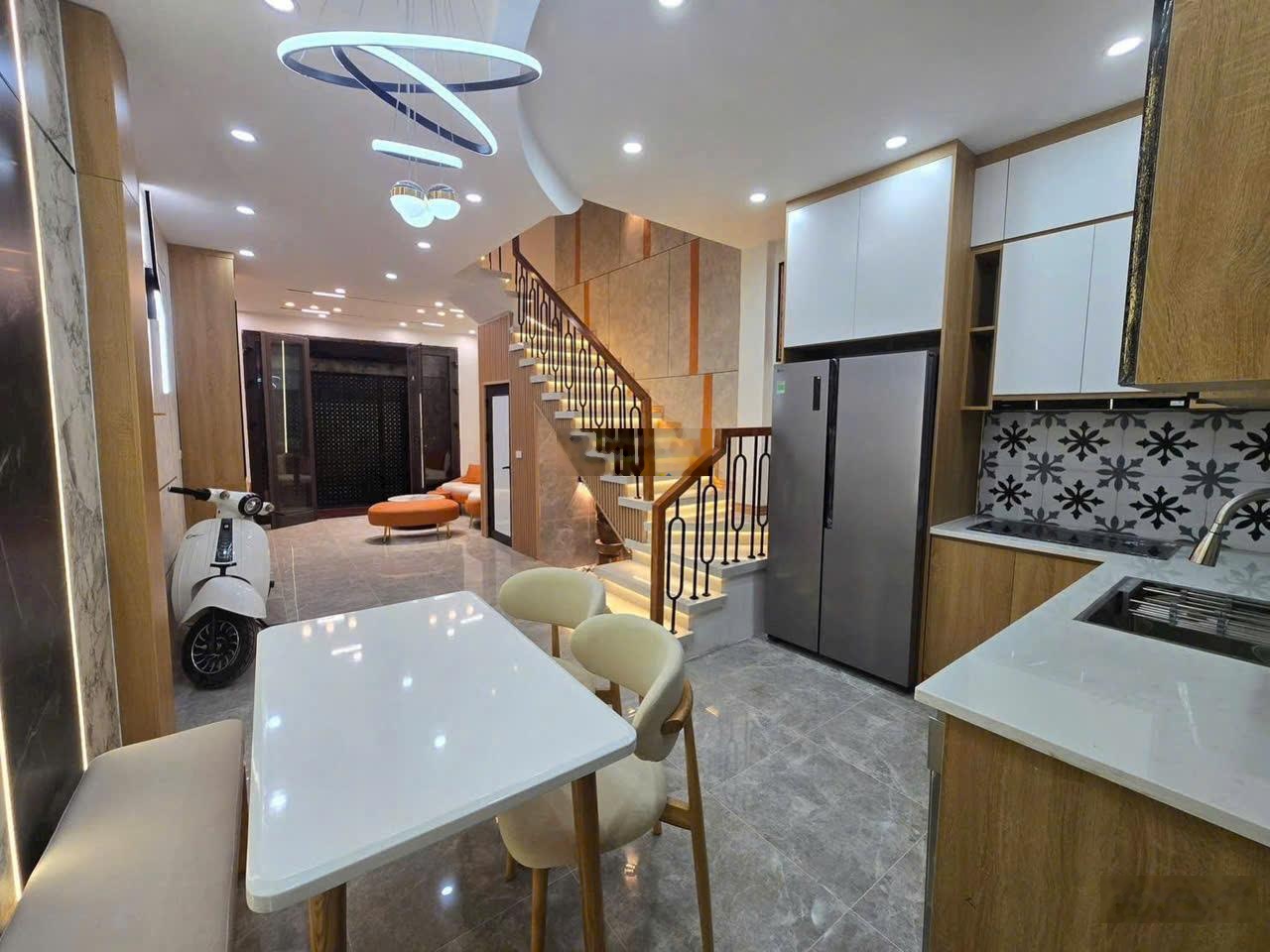 Rẻ đẹp nhất Ngọc Thụy (trong đê) sổ đỏ 47m2 4 tầng nhà mới full nội thất - giá chỉ 7,5 tỷ