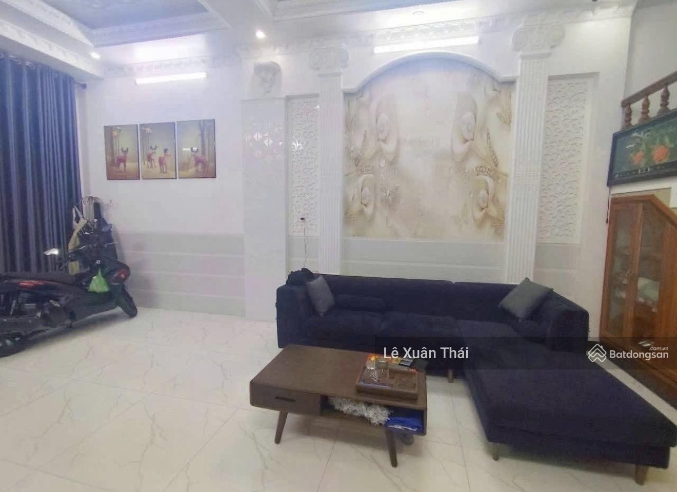 Nhà đẹp, mới 4 tầng Lạc Long Quân, ô tô vào nhà, 52m2 - ngang 4.5m. Giá 8.5 tỷ, P8 Tân Bình