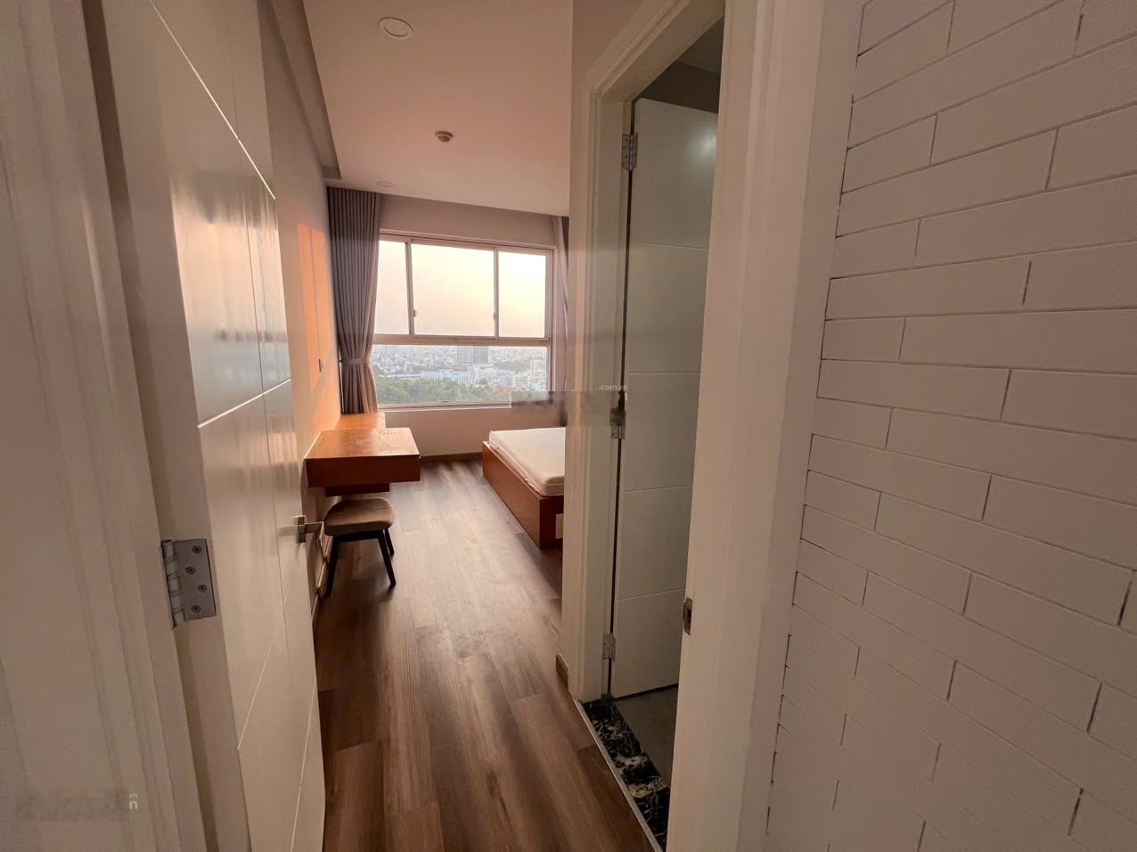 22tr/tháng - căn 3PN 2WC - có suất ô tô - Orchard Parkview dọn vào ở ngay