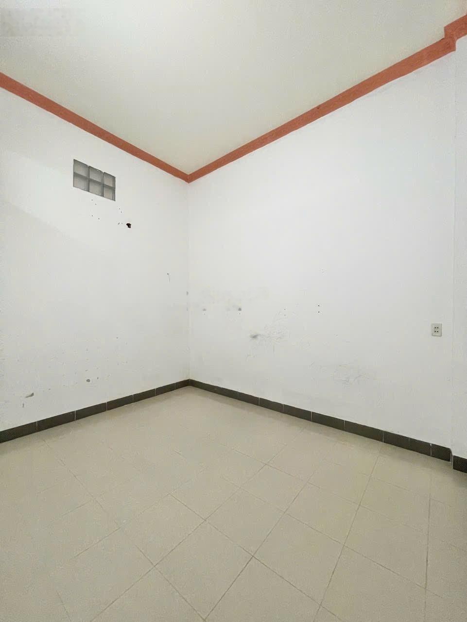 Bán đất tặng nhà C4 90m đang cho thuê chỉ 8 tỷ đường 10 Hiệp Bình Chánh