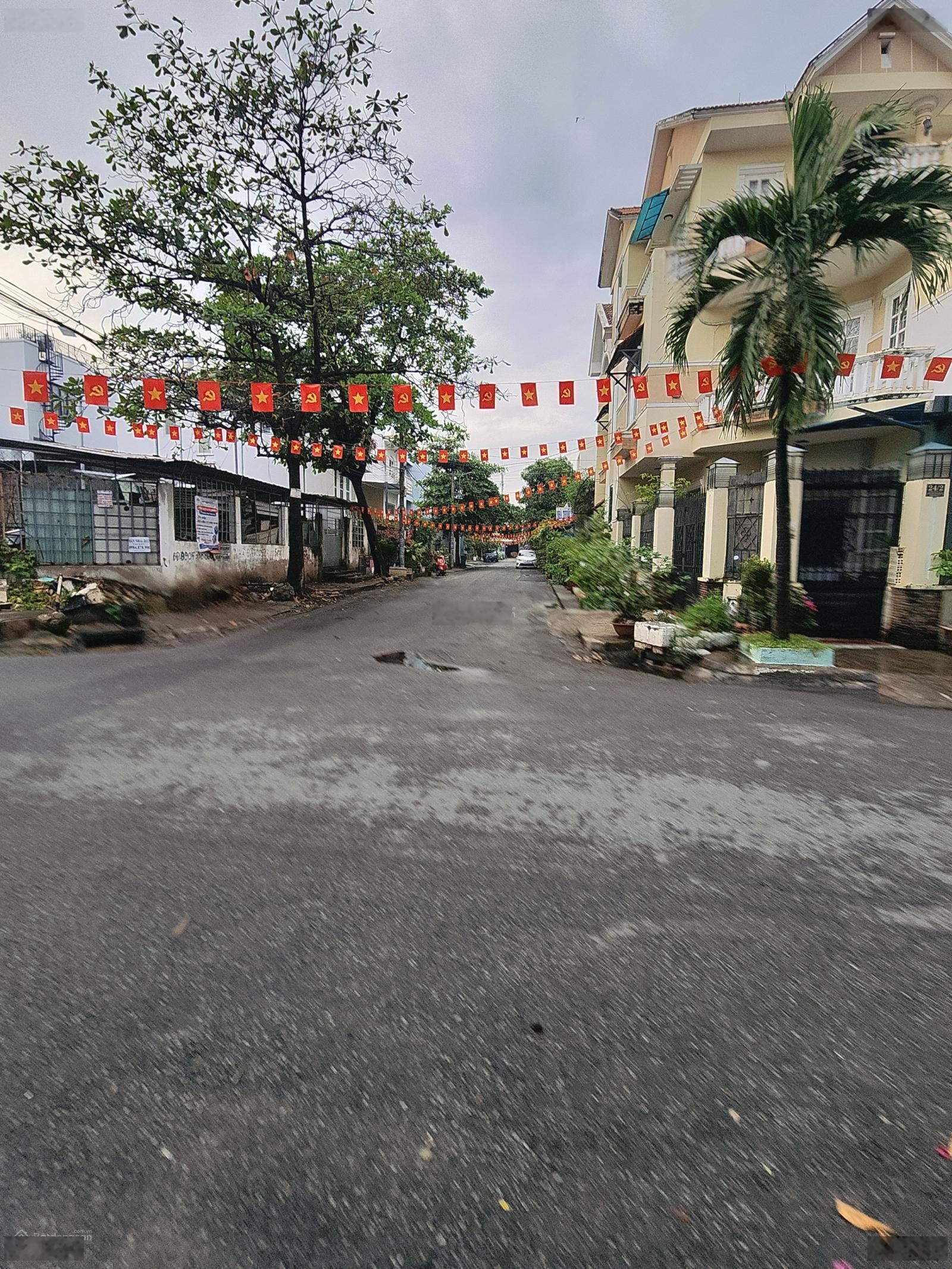 Cg : Bán Đất Biệt Thự vị trí Đẹp , (8x16m) Vuông vức, khu bên sông, p. Hiệp Bình Chánh, Q. Thủ Đức