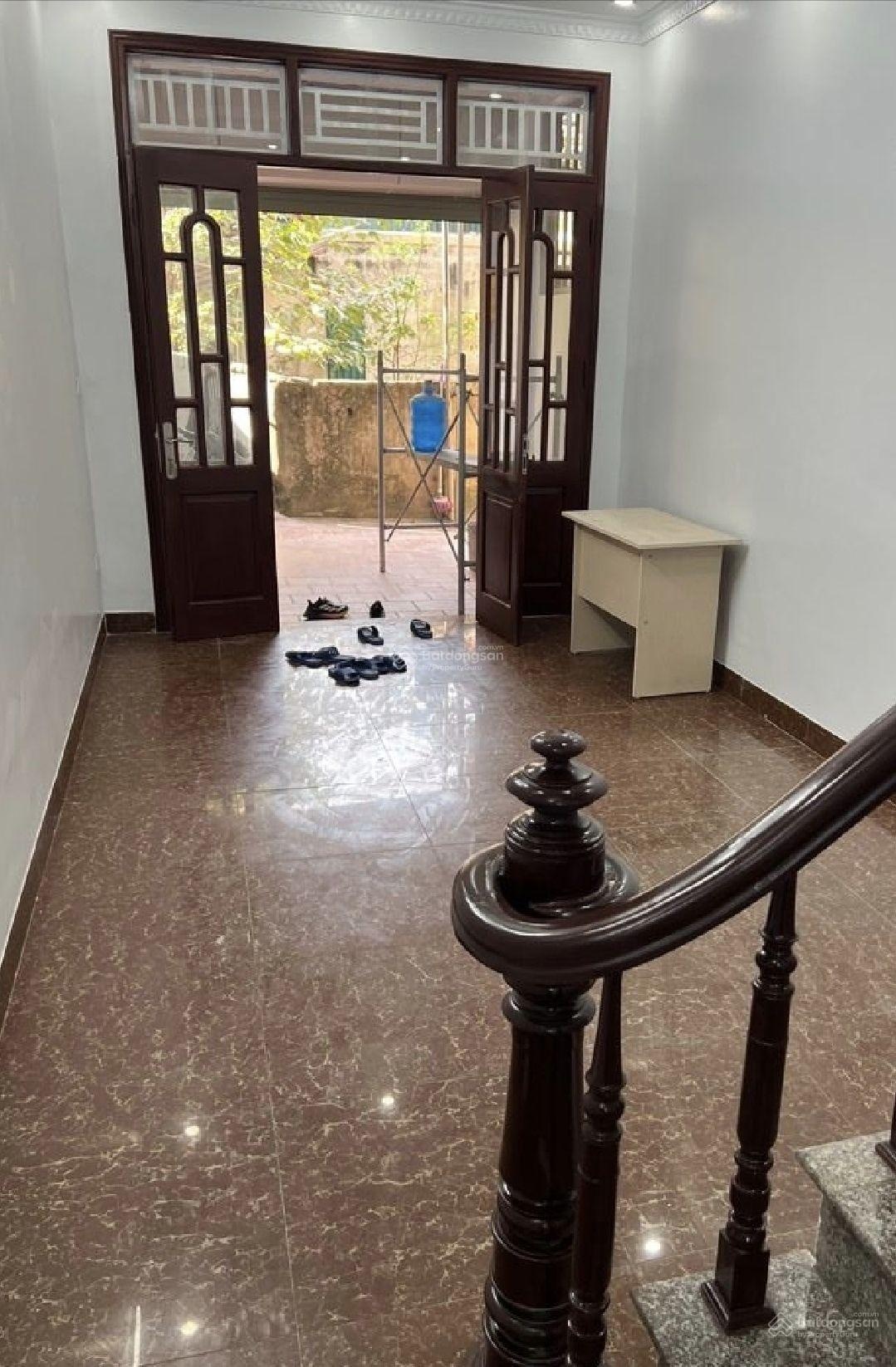 - [Nhà thoáng sáng rực rỡ]_50m ra công viên tây trà_lĩnh nam_giá tốt. Quanh 200 triệu - nhà khu