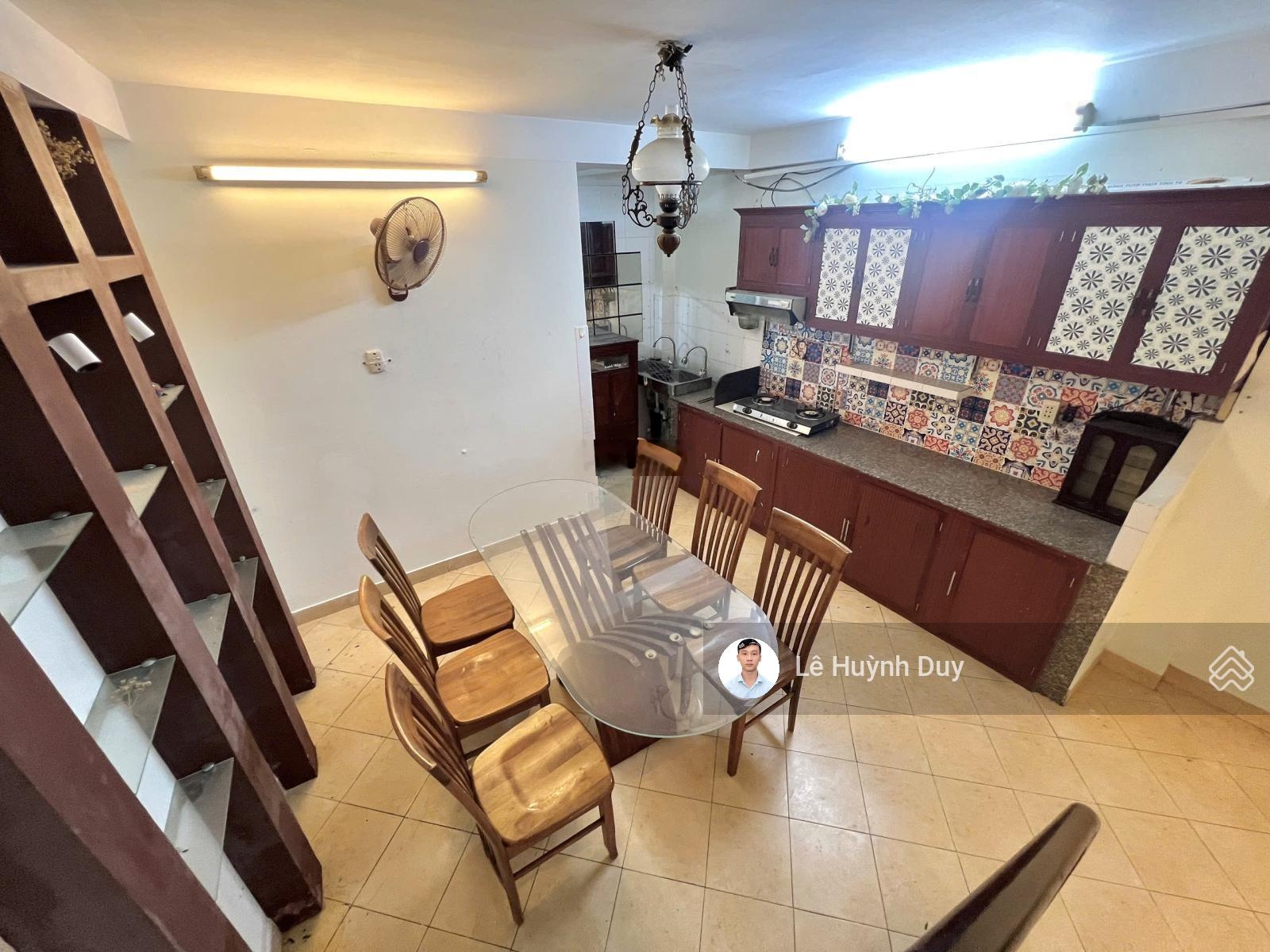 Nhà trống - 9,3 tỷ - 96m2 - ngang 5m x dài 18m - Lê Quang Định - Hẻm xe hơi tránh