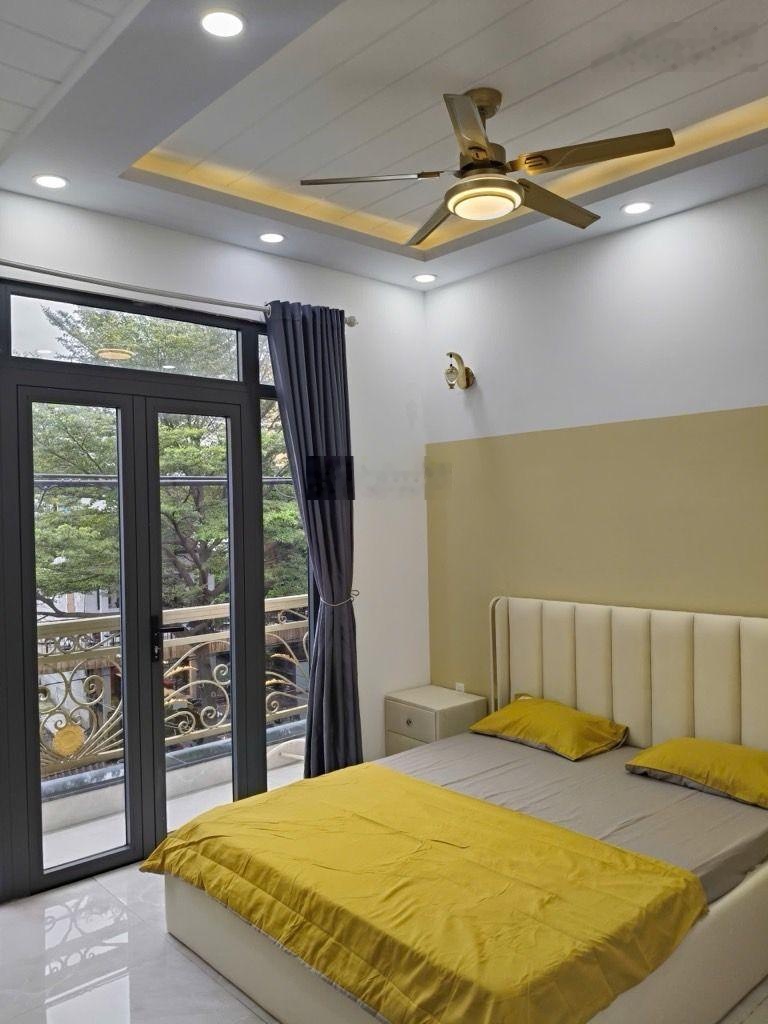 Bán Mặt tiền VIP Dương Quảng Hàm , 4x14m, 3 tầng , chỉ 13 tỷ nhỉnh