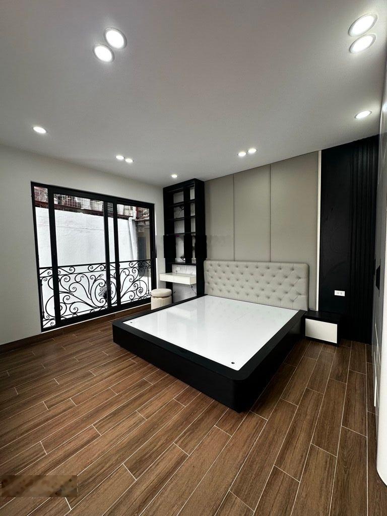 Bán nhà phố lò đúc lô góc 3 thoáng thang máy 40m - 12.tỷ