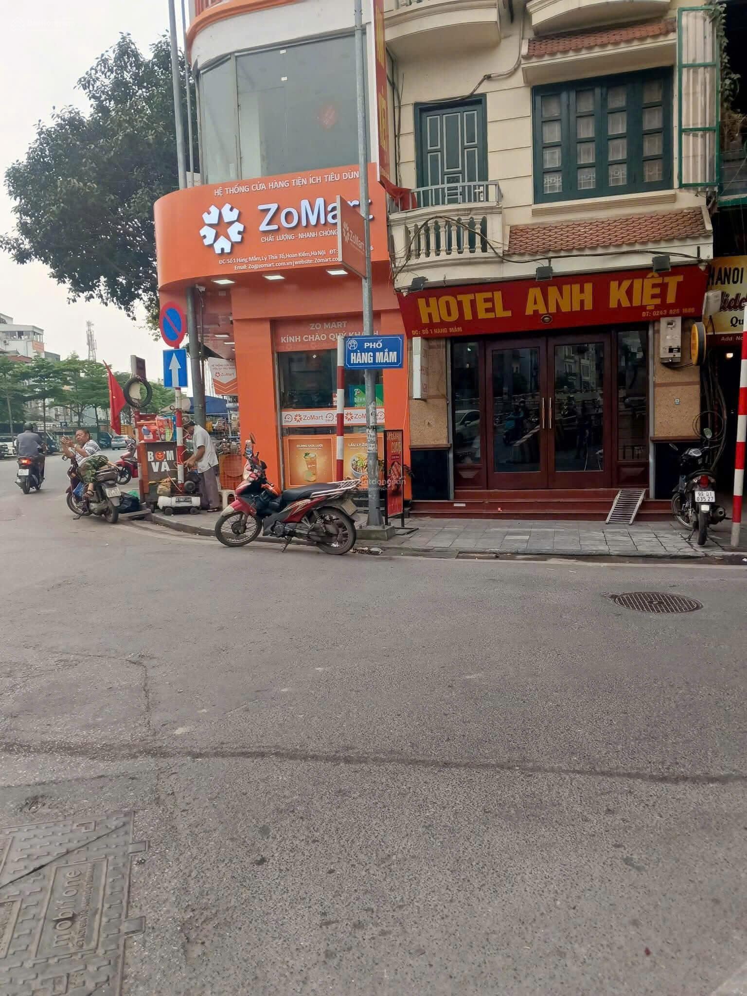 Mặt phố Hàng Mắm - Hoàn Kiếm - Hà Nội - 50m² - 3 tầng lô góc - mặt tiền 12.9m - Giá 2x tỷ