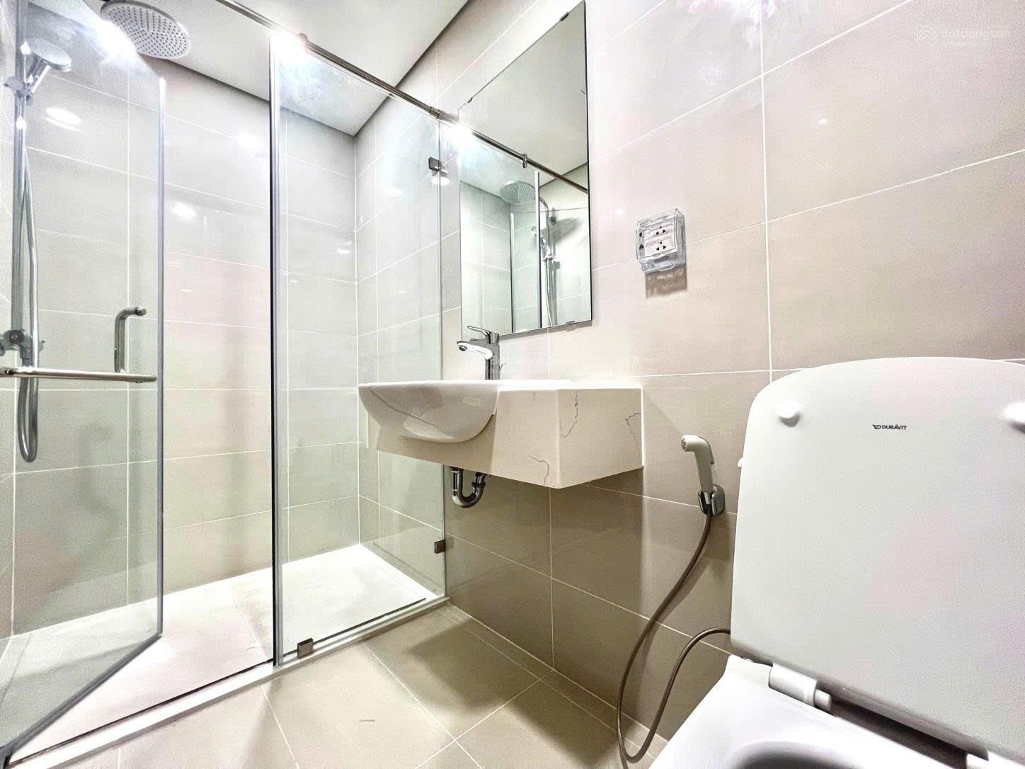 Cho thuê ecogreen q7-2pn-1wc-nội thất cơ bản-nhận nhà ngay-tòa mới hr3-căn góc-view thoáng-14tr