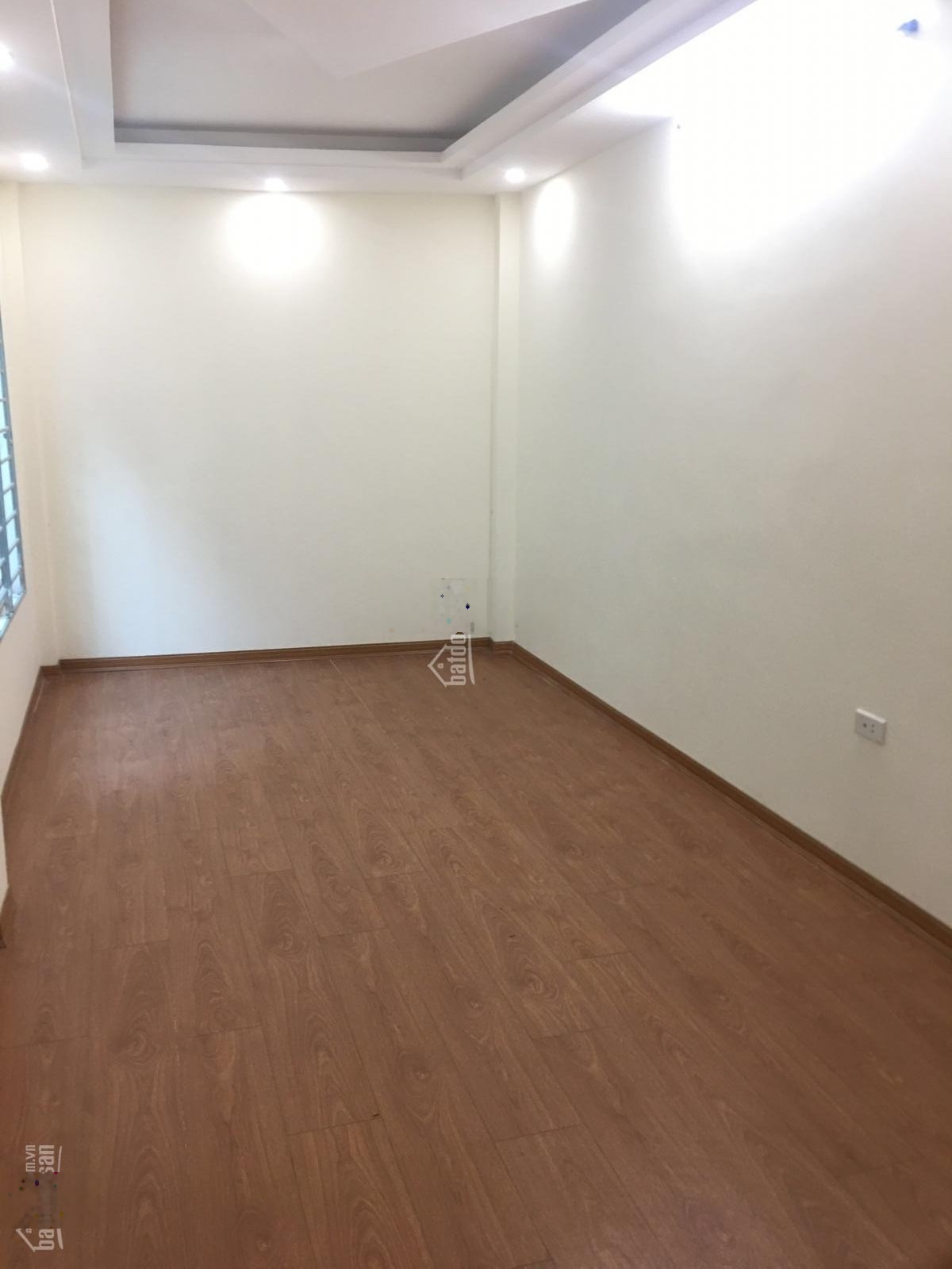 Chính chủ bán nhà 50m2 x 4 tầng tại Vĩnh Quỳnh, ô tô đỗ gần, giá 5.65 tỷ. LH: 0985636824