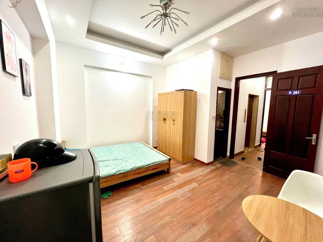 Rẻ bất ngờ hàng hiếm, bán CCMN Mai Dịch, Cầu Giấy ô tô 7 chỗ đỗ cửa 100m2 - 8 tầng thang máy 16 tỷ