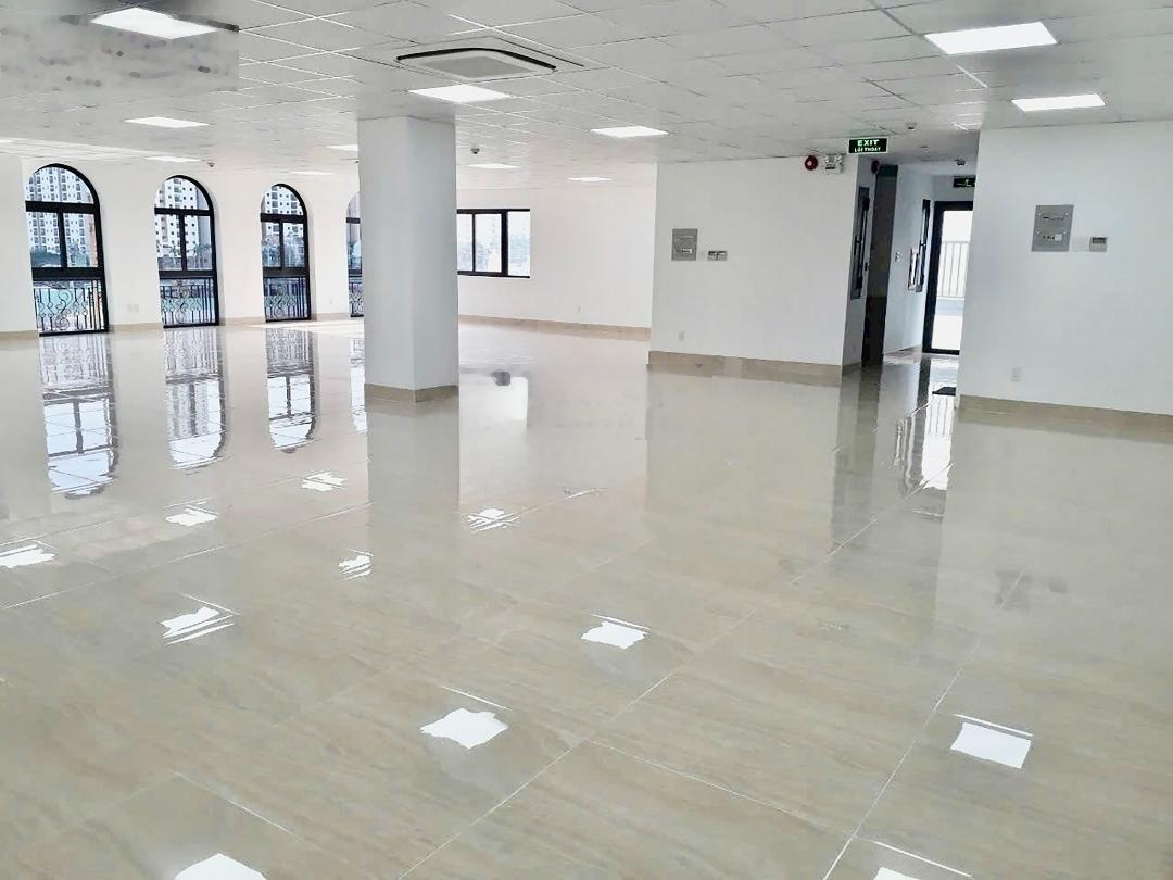 Building Bến Vân Đồn, quận 4! Sàn văn phòng từ 50-500m2, giá tốt 45 triệu/tháng. LH: 0919167179