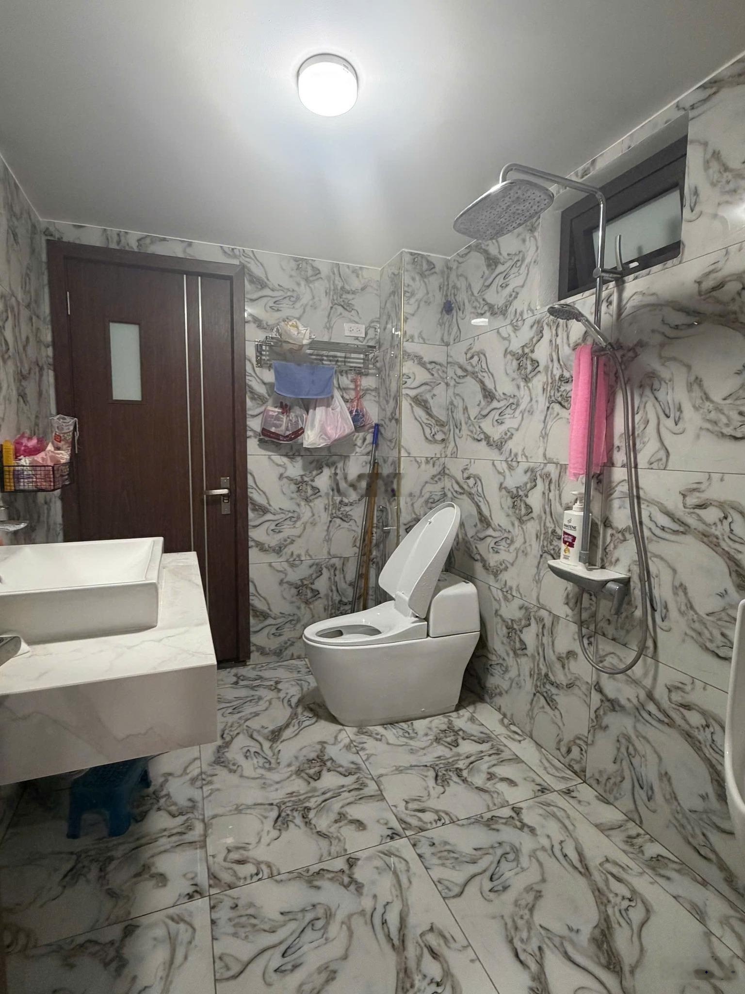 Bán nhà khu vực nguyễn văn huyên, cầu giấy, dt 40m, 5t, gần ô tô tránh, ô chờ tm, giá 13 tỷ.