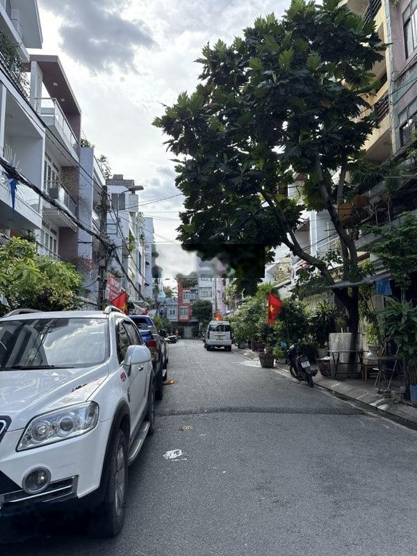 Bán nhà đường 3 tháng 2 quận 10 - hẻm xe hơi thông - khu phân lô. DT 51m2 - 2 tầng - giá chỉ 9 tỷ