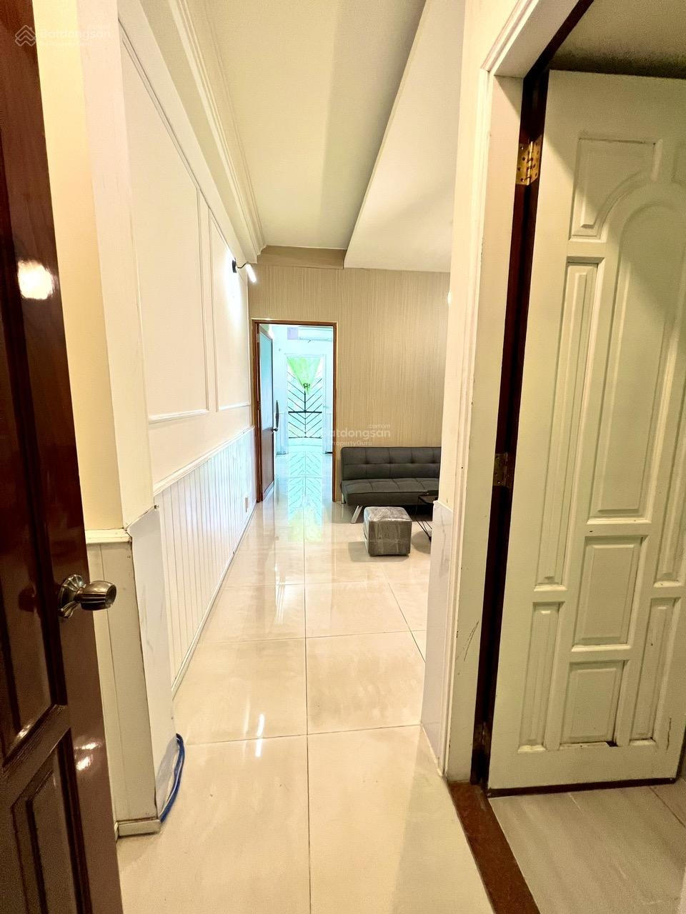 Cho thuê phòng .full nội thất có ban công rộng ,8.000.000đ/tháng. lh mr.bình 0795351111