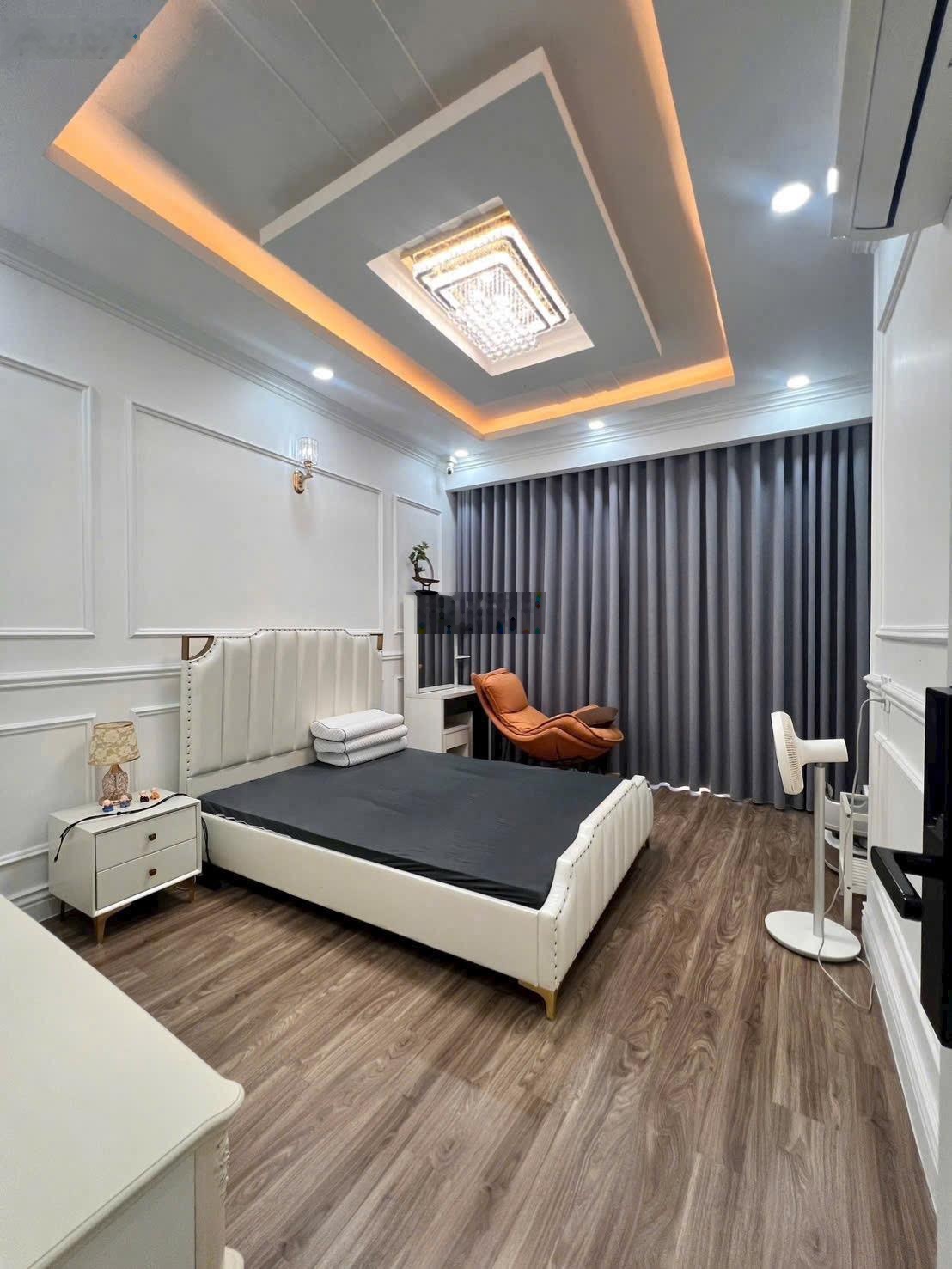 Biệt thự 4 tầng, Lạc Long Quân Q. 11