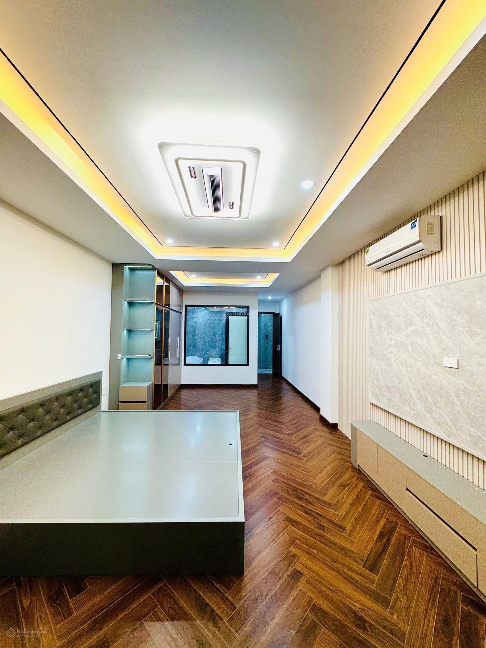 Bán nhà phố trạm, 60m, thang máy, ga ra 2 ô tô, kinh doanh,19xty