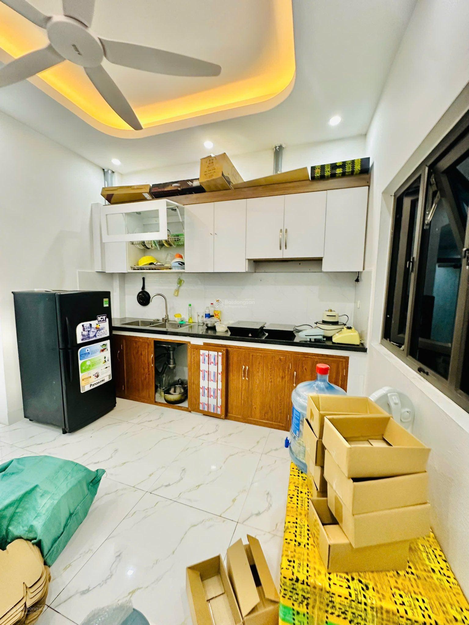 Nhà bán phố Định Công Hạ: 43m2/ 2 tầng 2 phòng ngủ, giá chỉ 2,5 tỷ