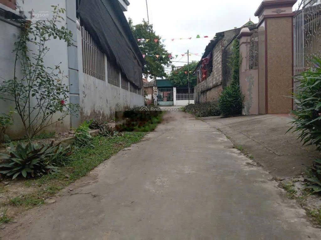 Chủ đất cần bán lô đất Dt . 72m2 . Mặt tiền 4.2m . Hậu 4.7m .nở hậu . Hướng nam . Giá bán nhỉnh