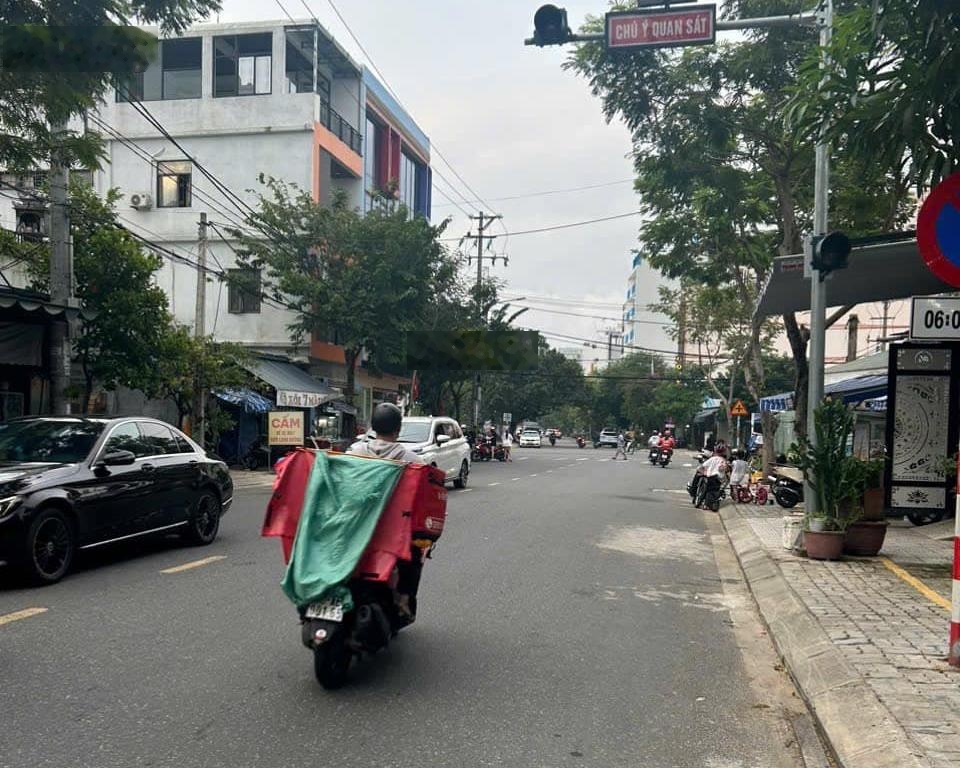 Sốc - bán đất tặng nhà 3 tầng mặt tiền mỹ khê 7 - hướng đông