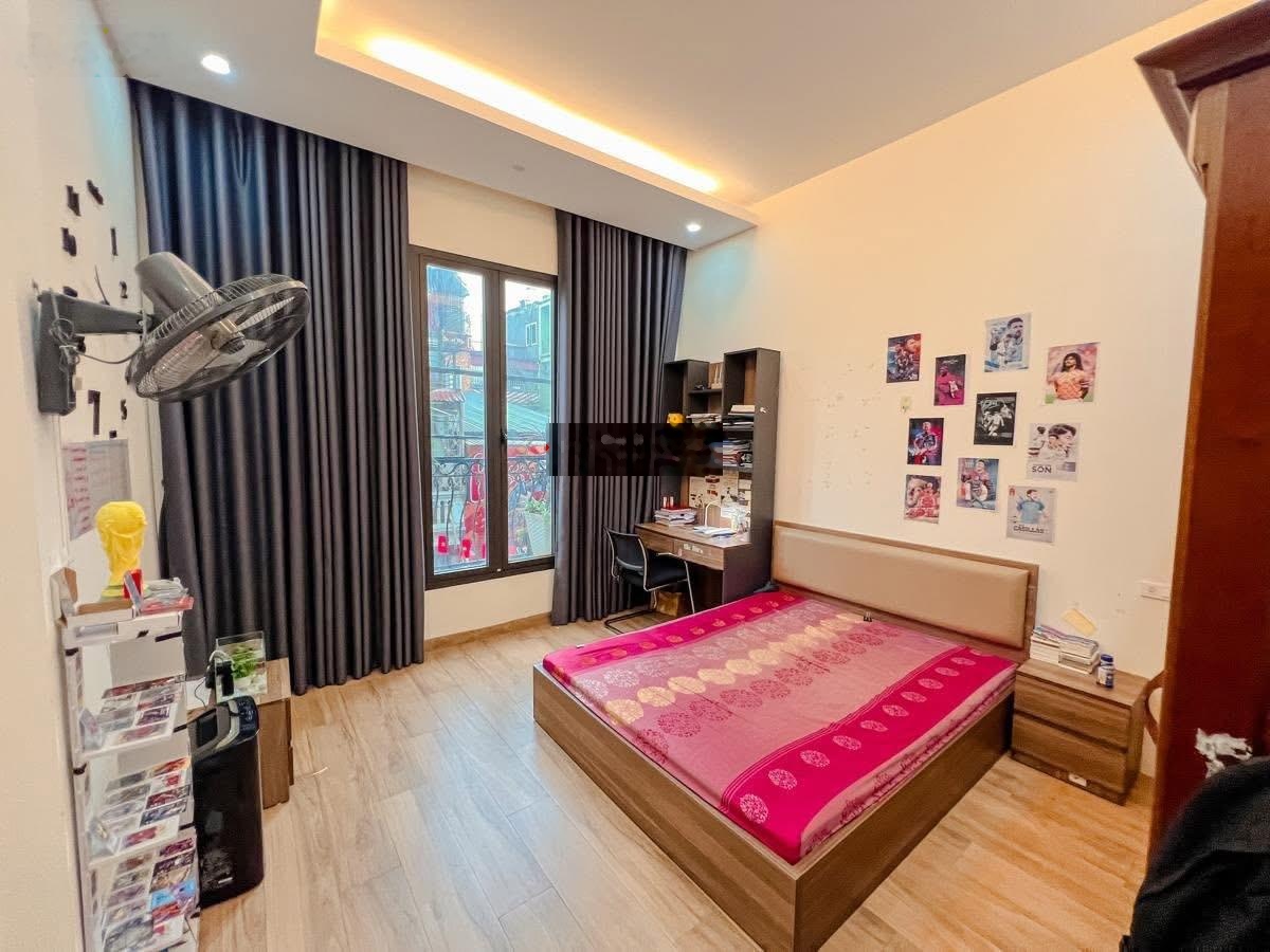 Ô tô đỗ cổng phố Tam Trinh nhà đẹp 2 thoáng dân xây 45m2 x 5T, giá nhỉnh 7 tỷ sổ CC có TL