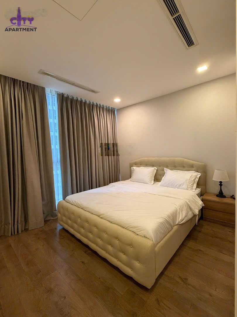 Cho thuê căn hộ 3PN view công viên tại Vinhomes Central Park, full nội thất cao cấp, vào ở ngay