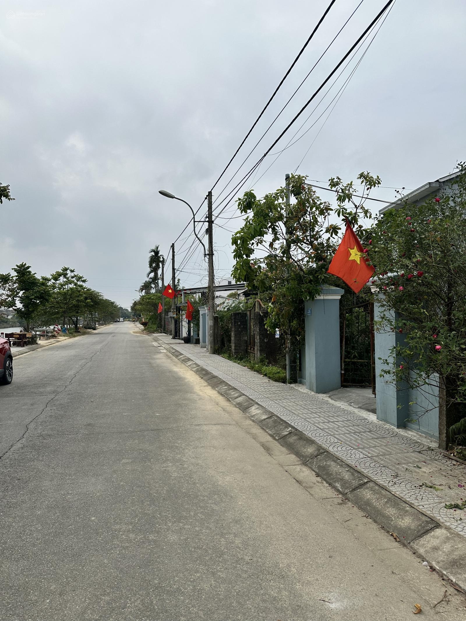 Bán nhà mặt tiền 2 tầng view trực diện sông 254m2 cách Aeon Huế 500m giá 6,x tỷ