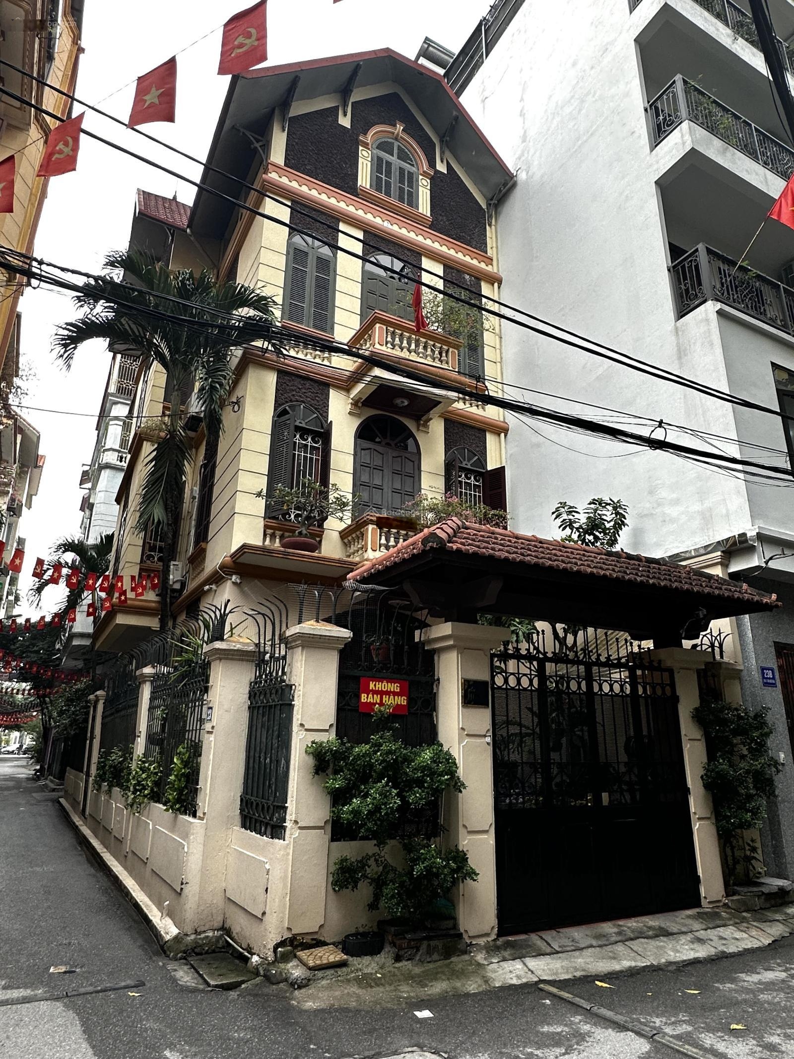 Bán nhà Nguyễn Văn Huyên - Lô Góc - Diện Tích 72m2 - Mặt Tiền 5.5m - cách Mặt Phố 20m giá 17.6 tỷ