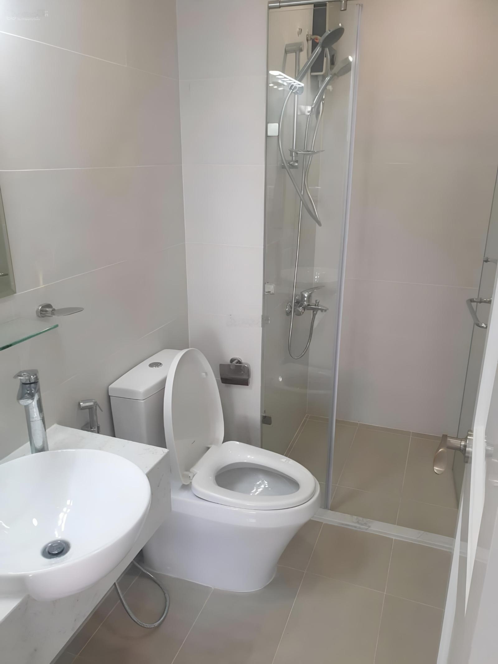 Cho thuê phòng 30m2 cao cấp CMT8, Q.3 (giá: 4tr/tháng0989023061cô Nga chủ)(ko tiếp cò)