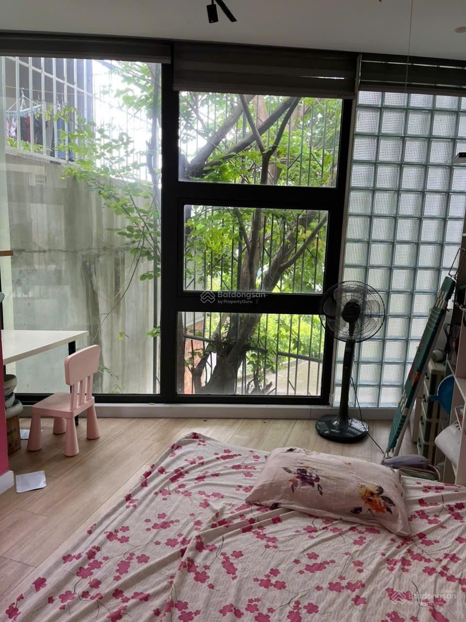 Cho thuê nhà đ 297 Đỗ Xuân Hợp, Phước Long. XD 1 trệt, lửng, lầu, 3PN, 3WC, sân rộng, giá 12tr/th