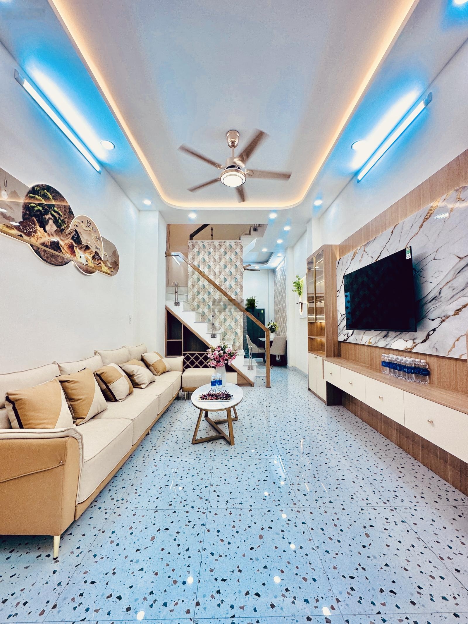 Xây mới 4 tầng - tặng nội thất - hẻm xe tải cách 10 bước chân - phạm văn chiêu - 5 tỷ chút chút