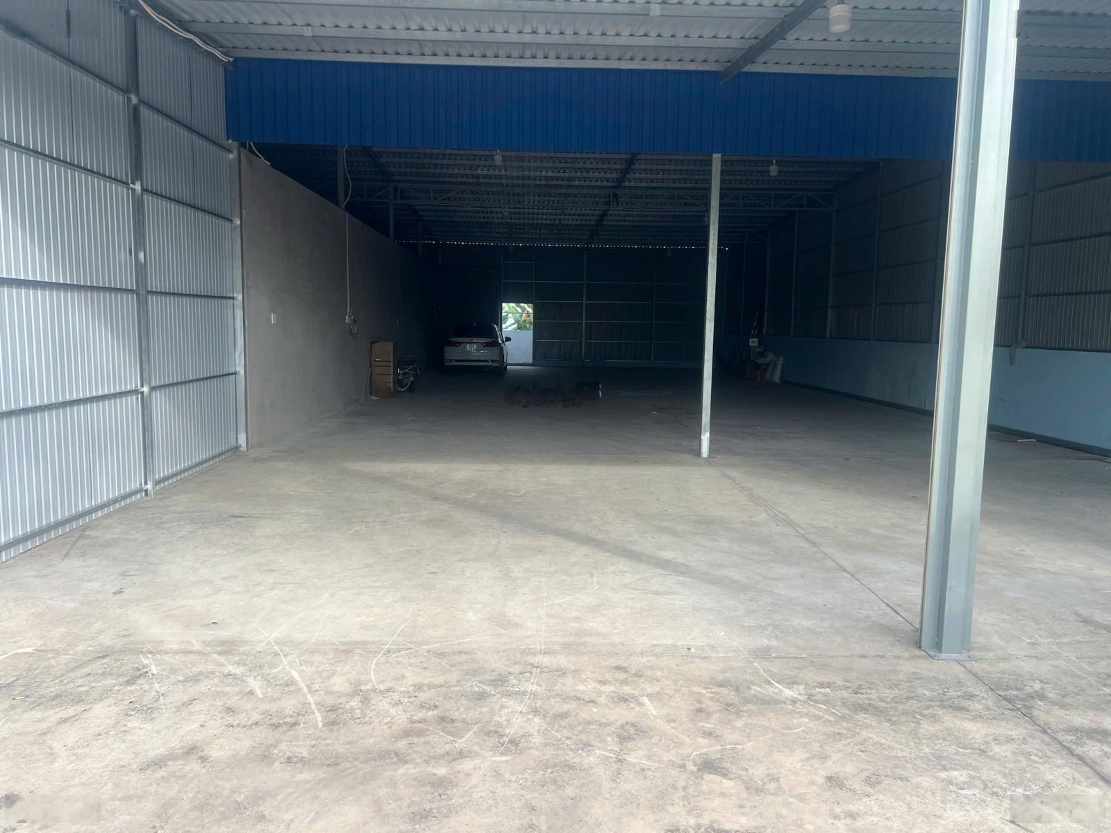 Cho thuê kho xưởng 450 m2 giá 10 triệu / Đường Hoàng Anh phường Tân khánh Thành Phố Tân An Long An