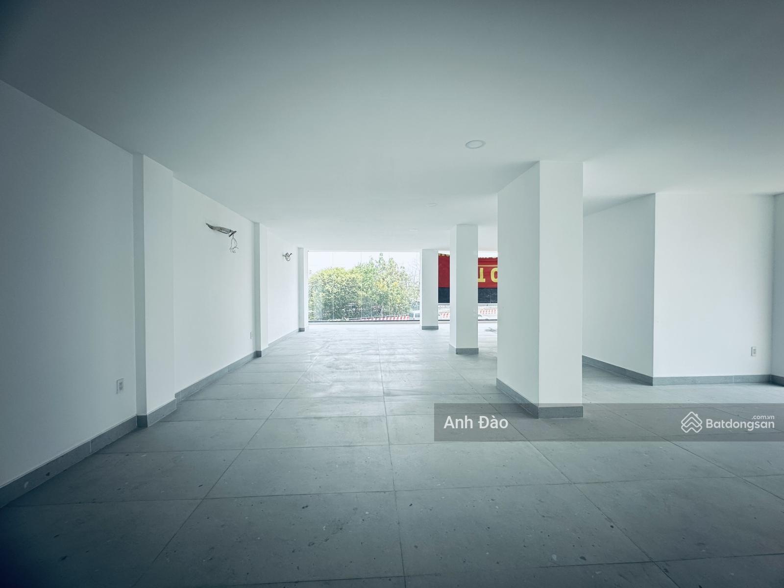 Ngang 12m nở hậu 26m mặt tiền nhận diện cực tốt cho f&b & showroom