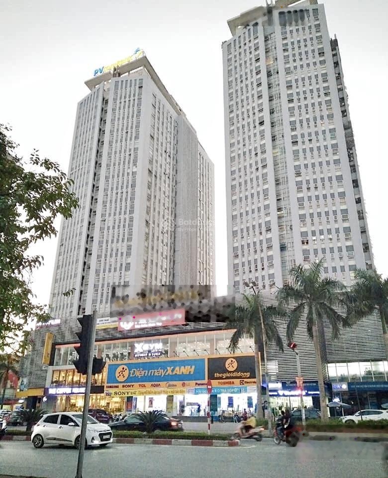 Cho thuê 700m tầng 5 tòa văn phòng có sân riêng phù hợp giáo dục / văn phòng