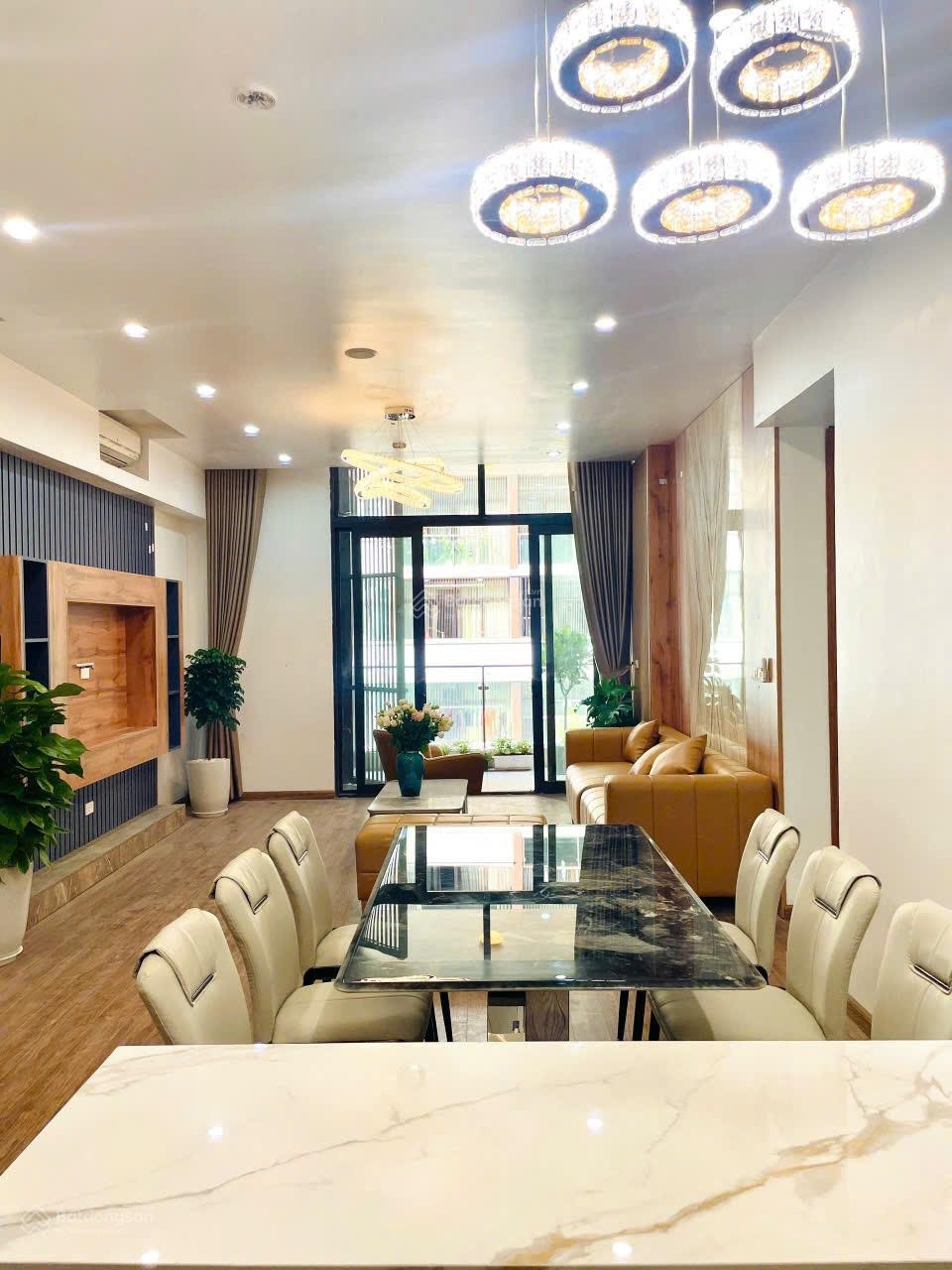 (Cực rẻ) Bán gấp căn góc 3PN, Giá 7.7 tỷ, Tầng trung, View đẹp, Sổ chính chủ tại EcoLake, Hoàng Mai