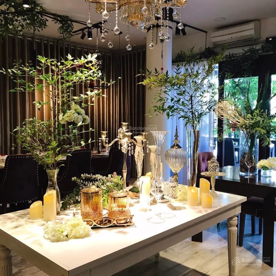 Gia Đình cần bán gấp MP Tuệ Tĩnh Sổ đỏ 80m2 Xây 6 Tầng MT 8M vị tri đắc địa