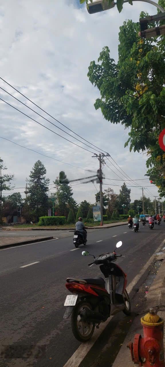 Bán nhà mặt tiền đường tân sơn, phường 15, quận tân bình, diện tích đất 4x12m vuông vức