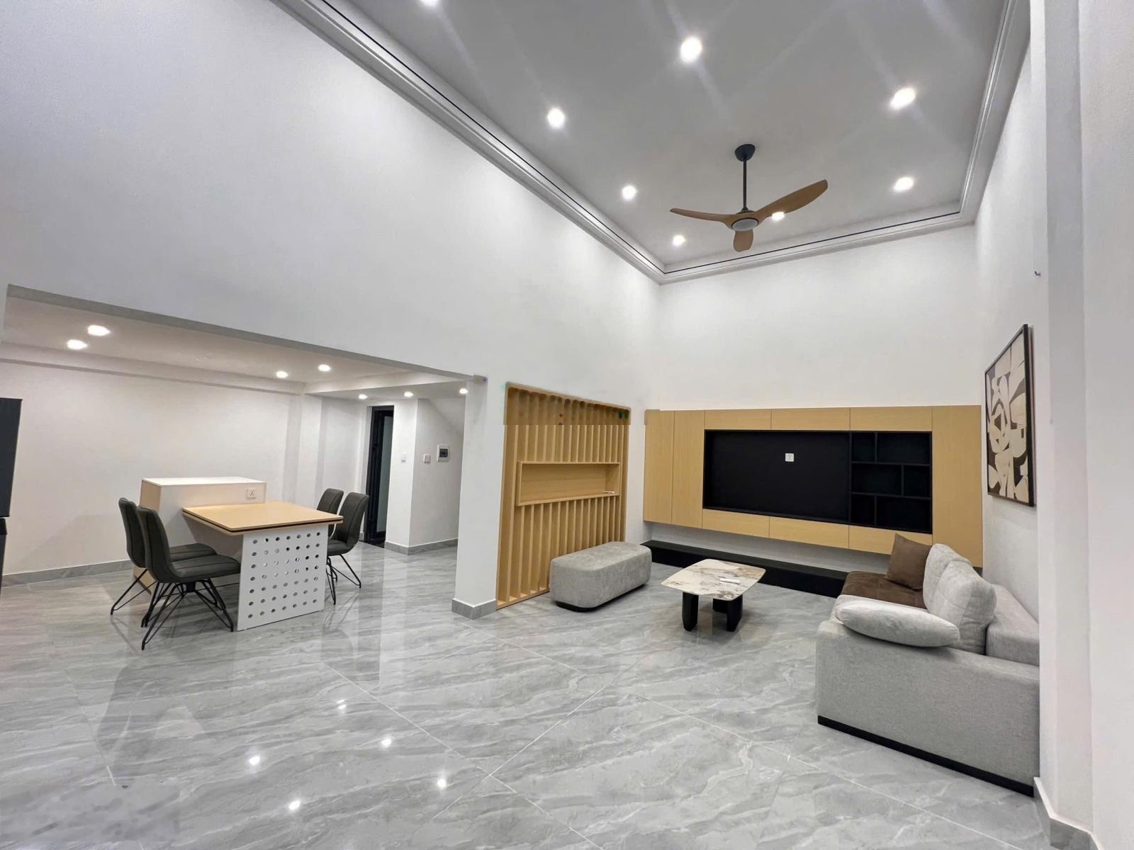 Cho thuê nhà ngay TTTP gần Trần Phú cách mặt đường vài bước chân