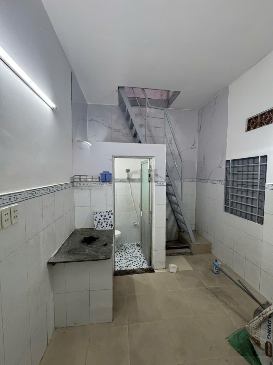 Phòng trọ mới sơn mới tinh Nguyễn Văn Khối p8 4x4m 1 lầu suốt