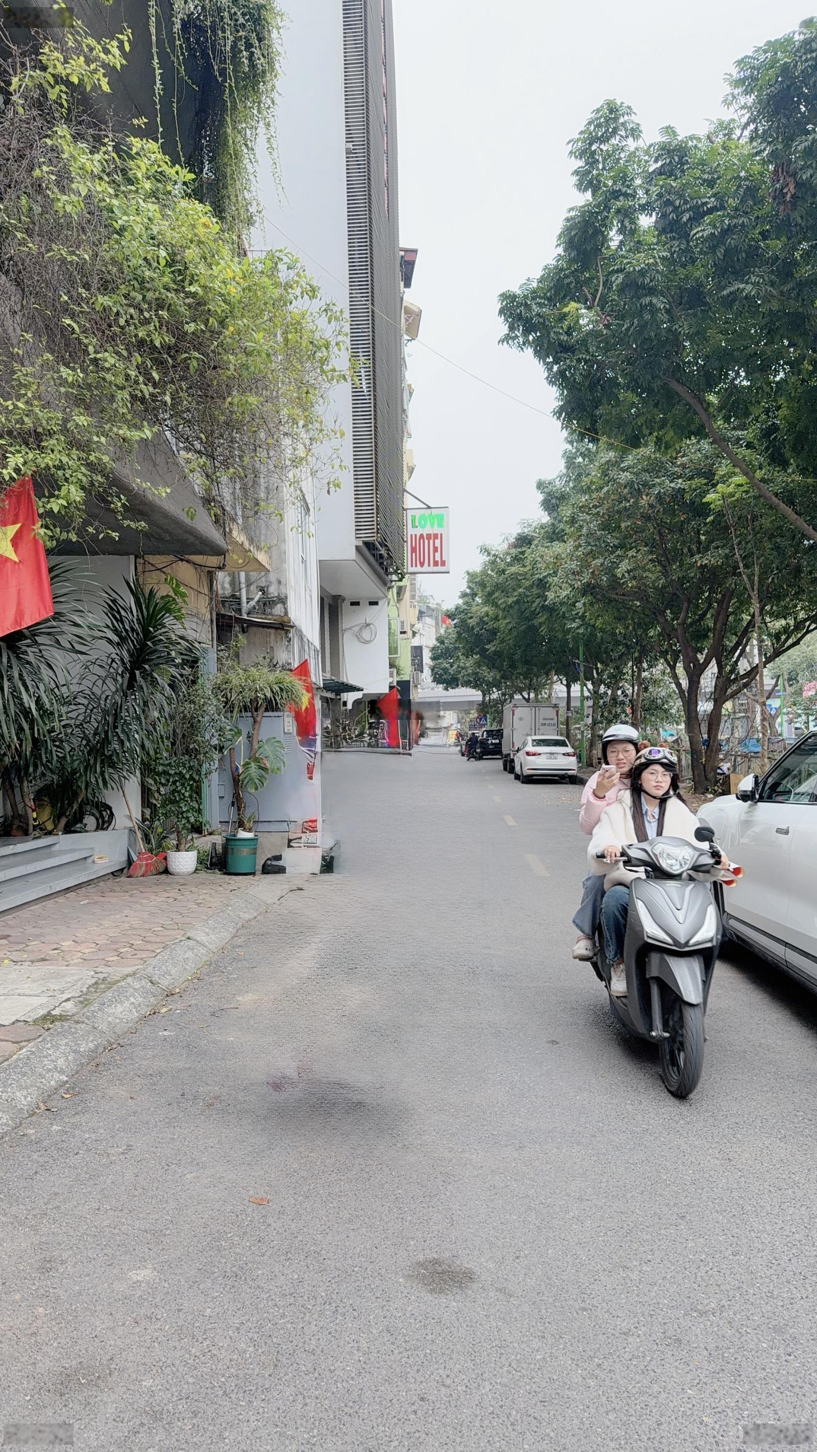 Bán nhà Mặt phố, Phố Phạm Ngọc Thạch, 15,6 tỷ, 40m2, Chính chủ giá tốt. Kinh Doanh, Ô Tô dừng đỗ.